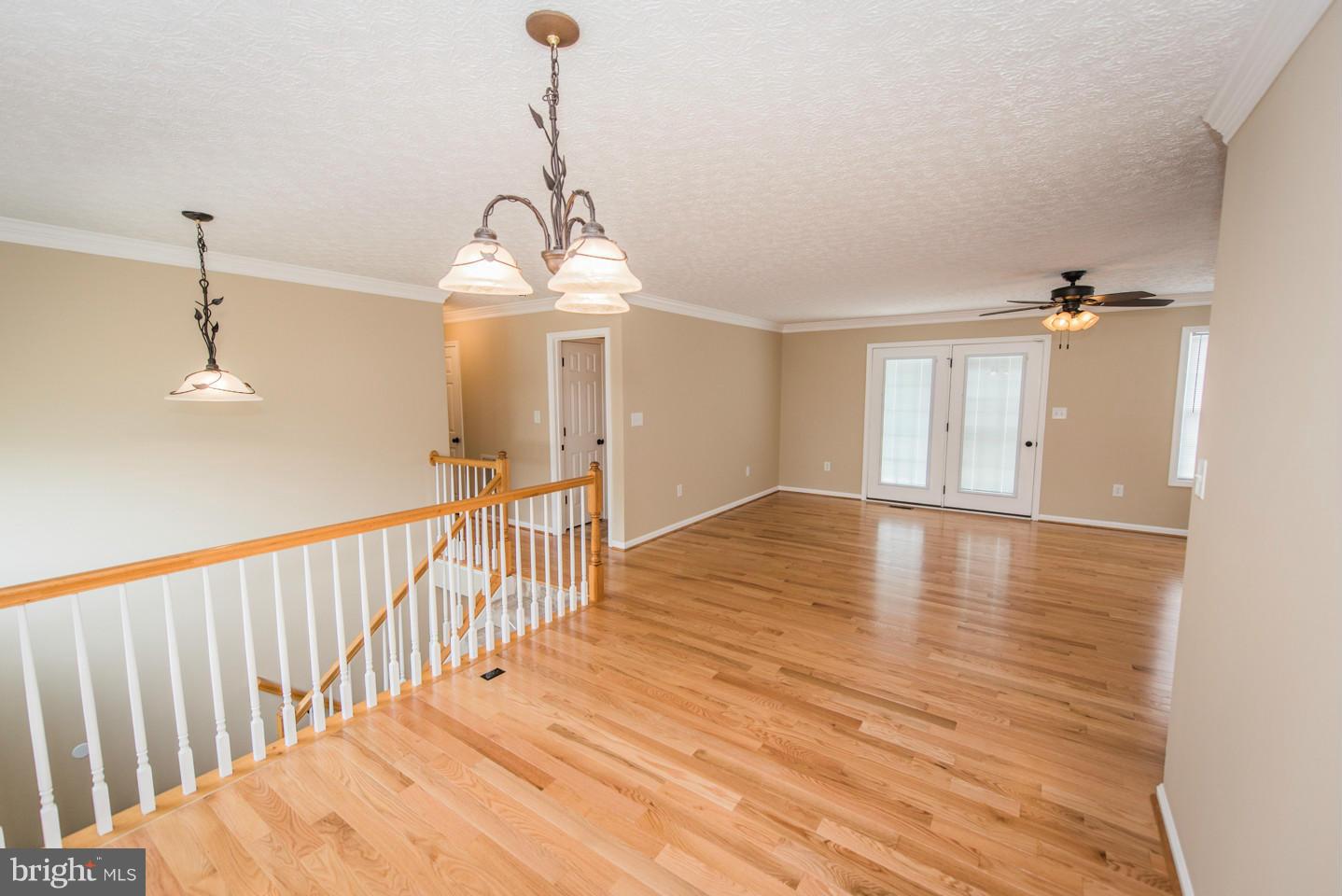 CRESTFIELD - Residential