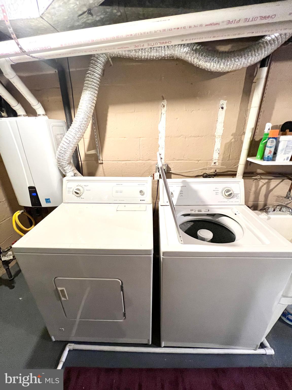 HUNTINGTON - Residential Lease