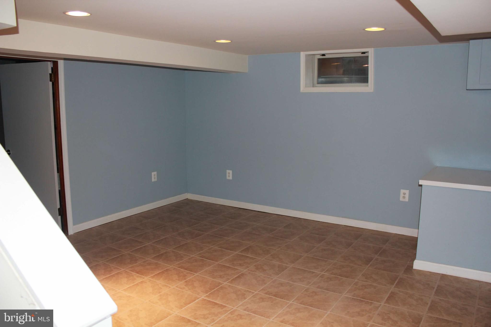 HUNTINGTON - Residential Lease