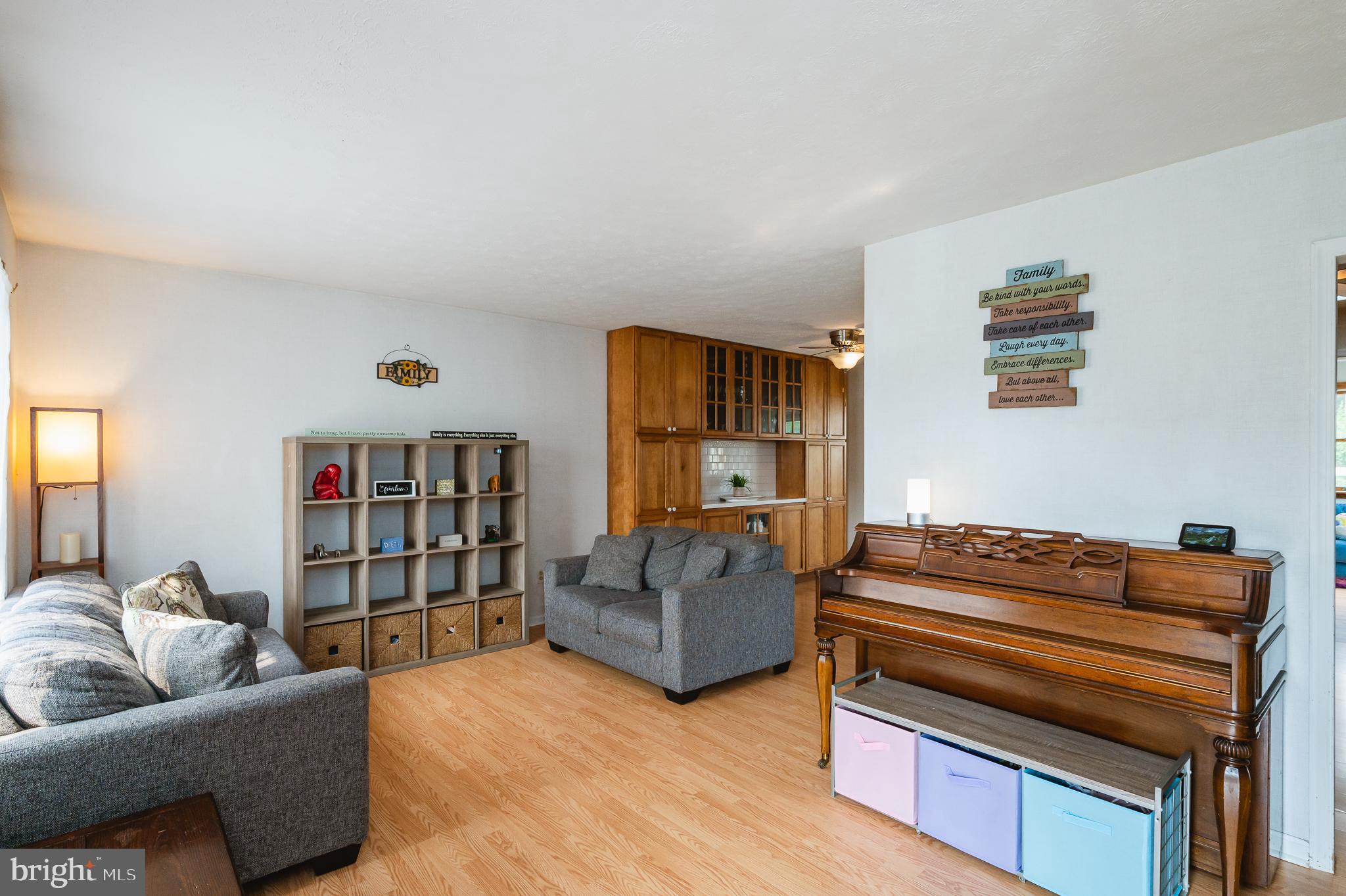 LAUREL VALLEY - Residential