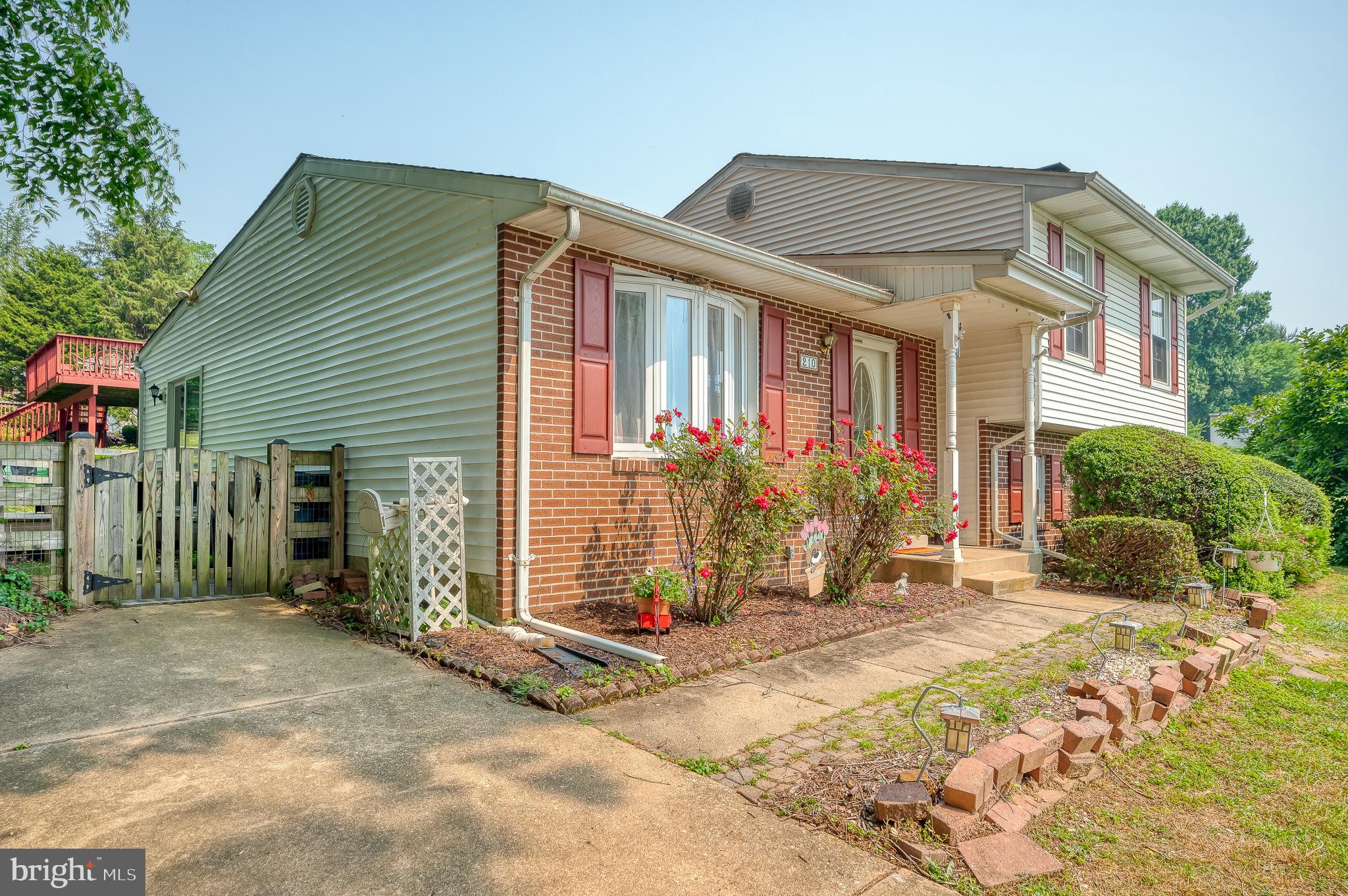 LAUREL VALLEY - Residential