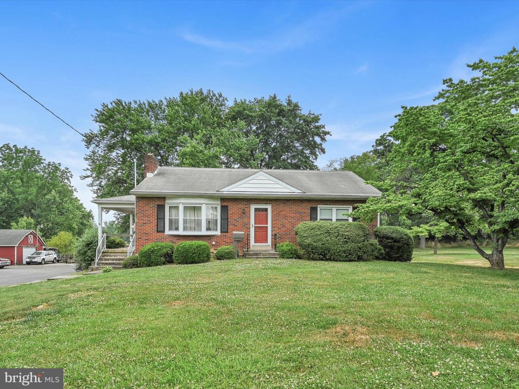 Photo of 408 MILLERSVILLE RD, LANCASTER, PA 17603 (MLS # PALA2036256)