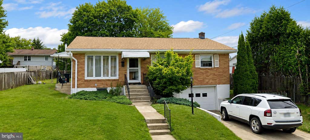Photo of 958 Seybert Street, HAZLETON, PA 18201 (MLS # PALU2003250)