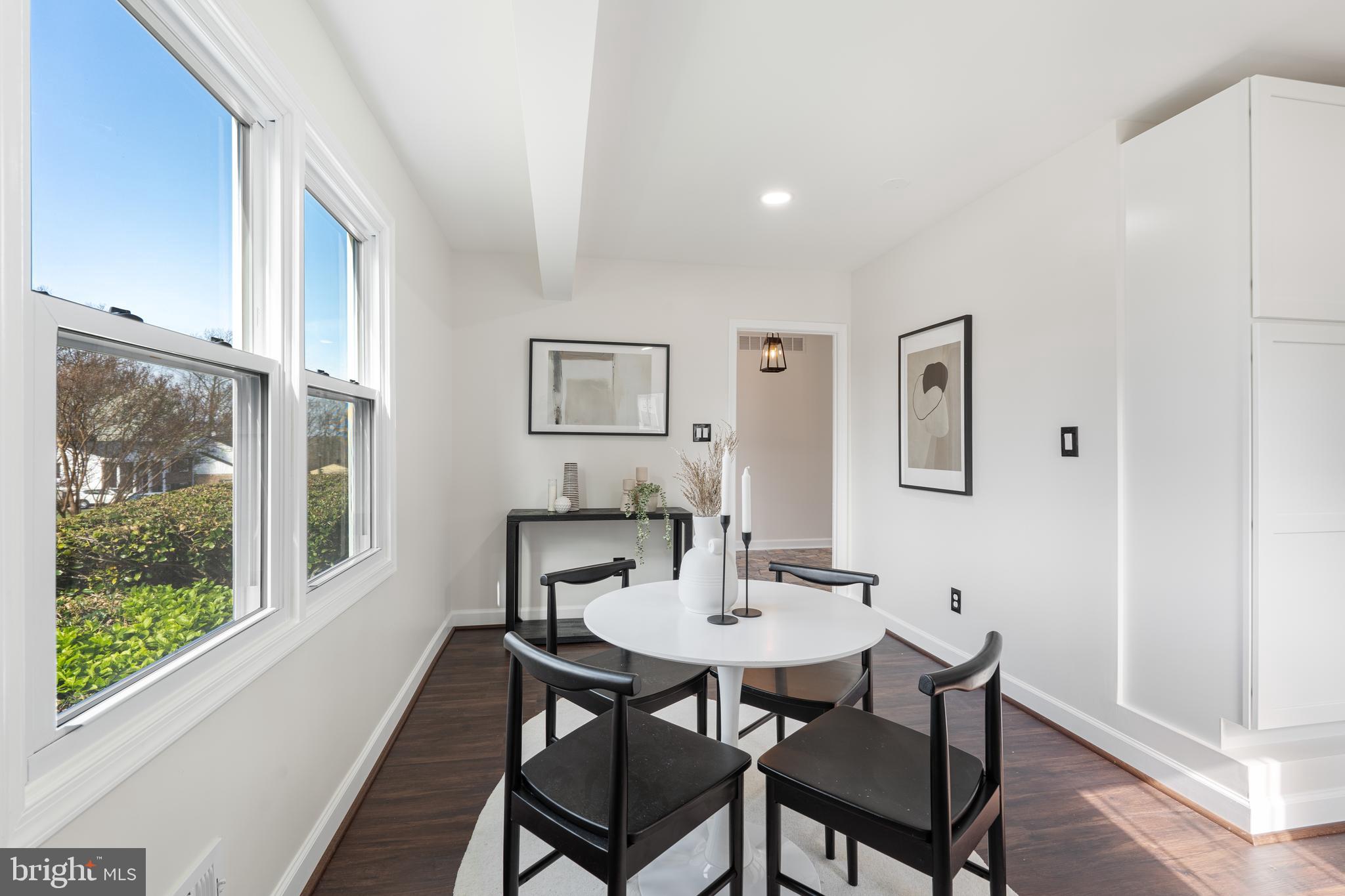 WOODBRIDGE VALLEY - Residential