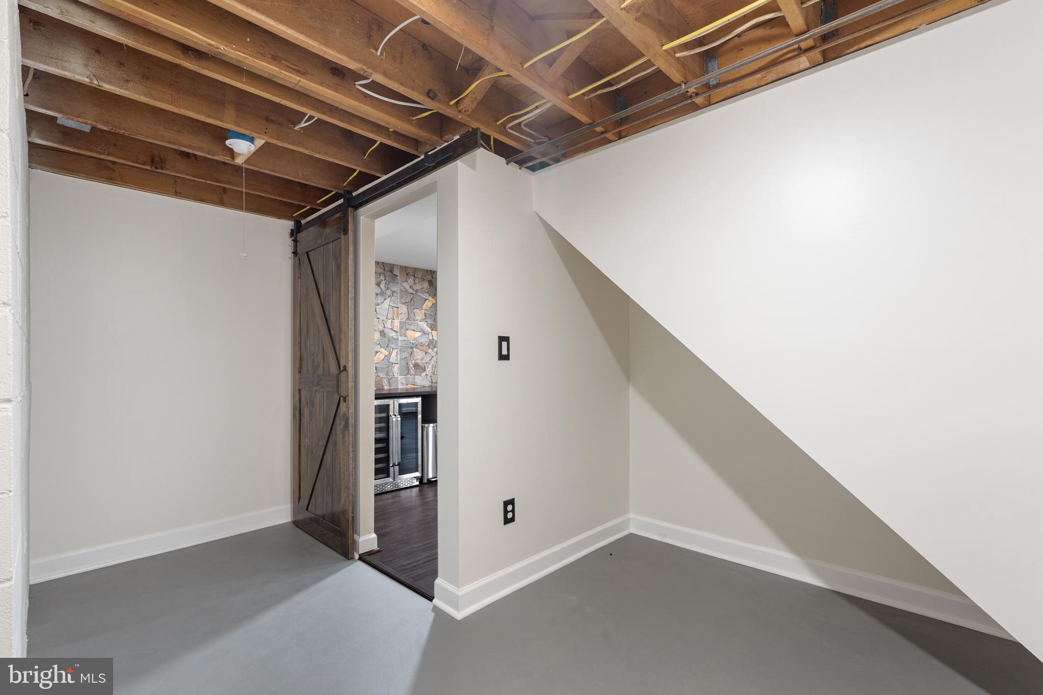 WOODBRIDGE VALLEY - Residential