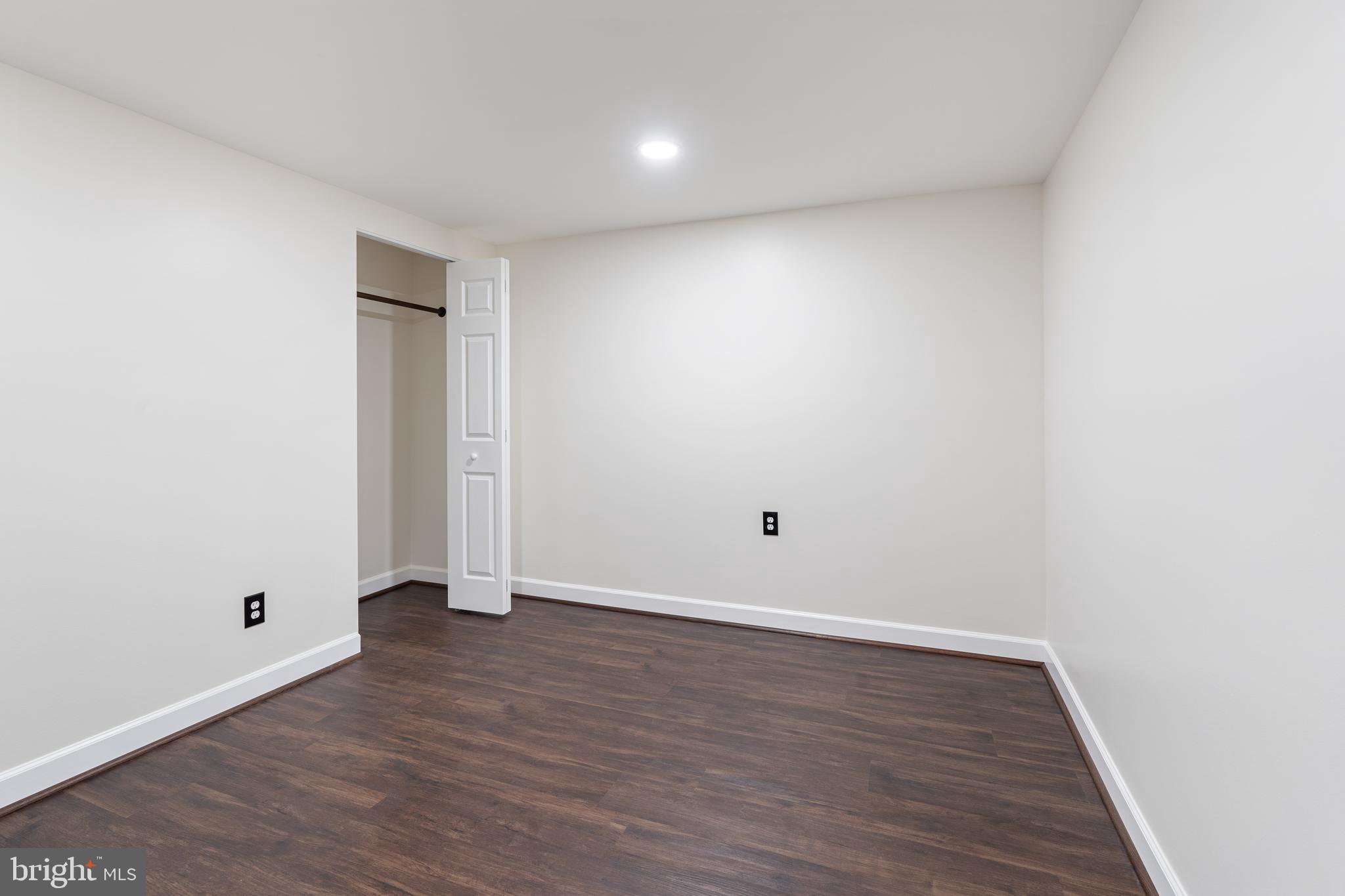 WOODBRIDGE VALLEY - Residential