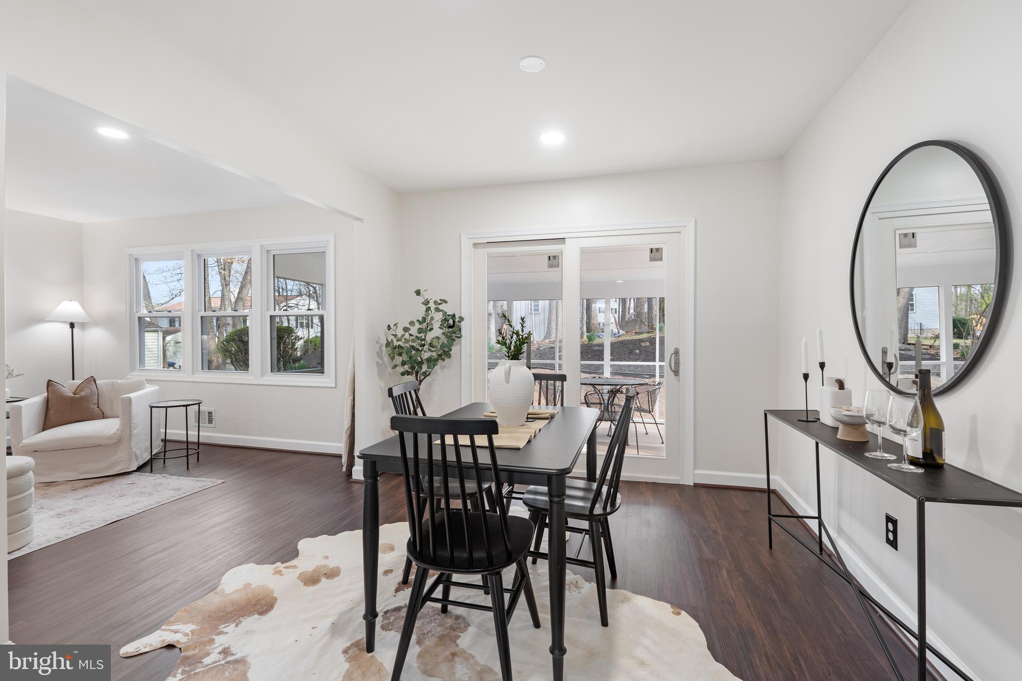 WOODBRIDGE VALLEY - Residential