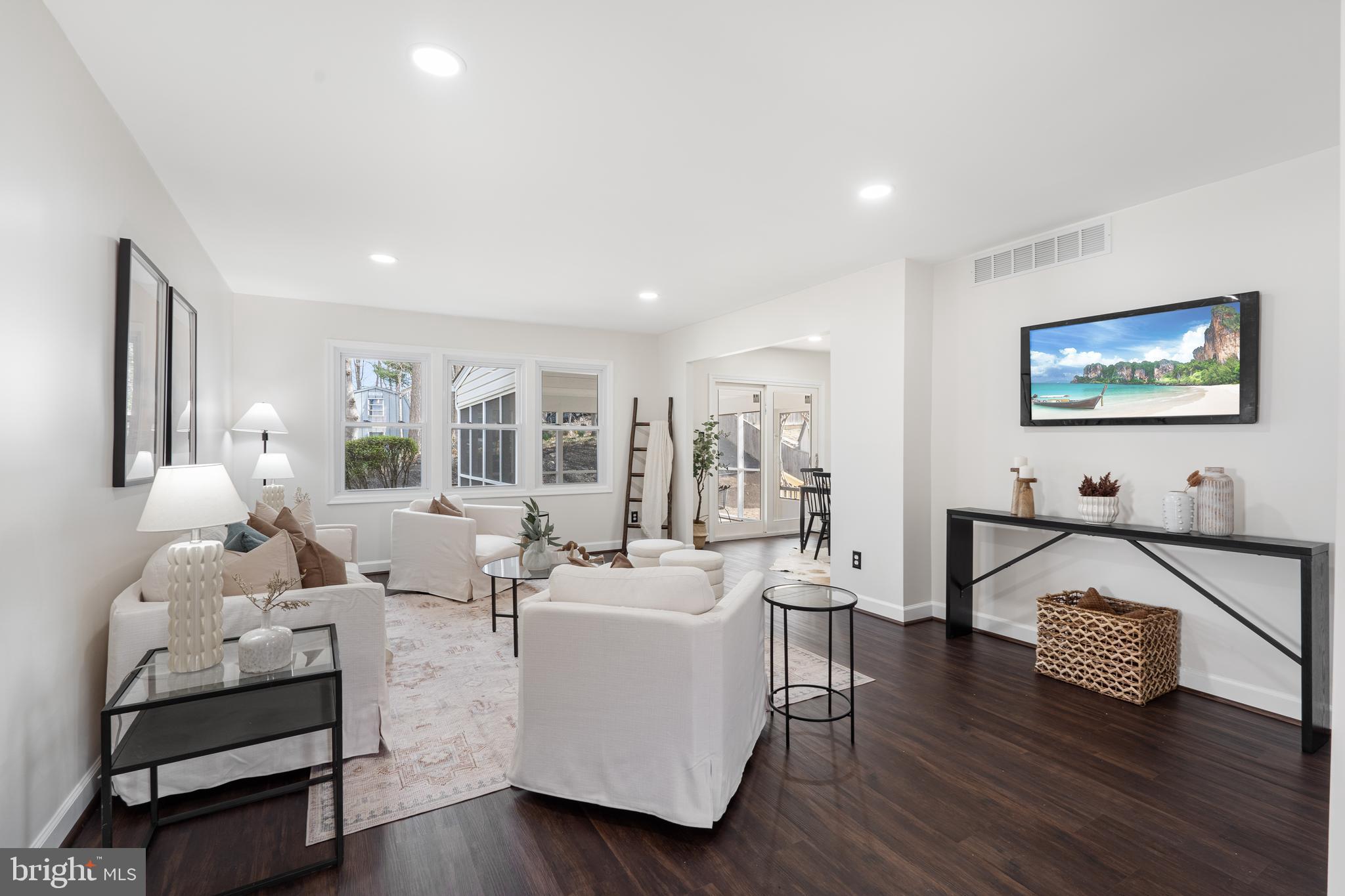 WOODBRIDGE VALLEY - Residential