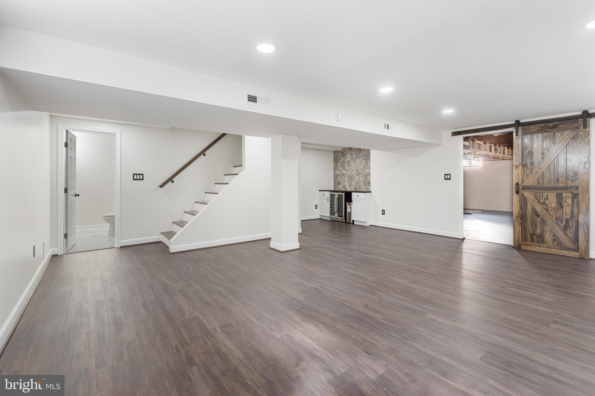 WOODBRIDGE VALLEY - Residential