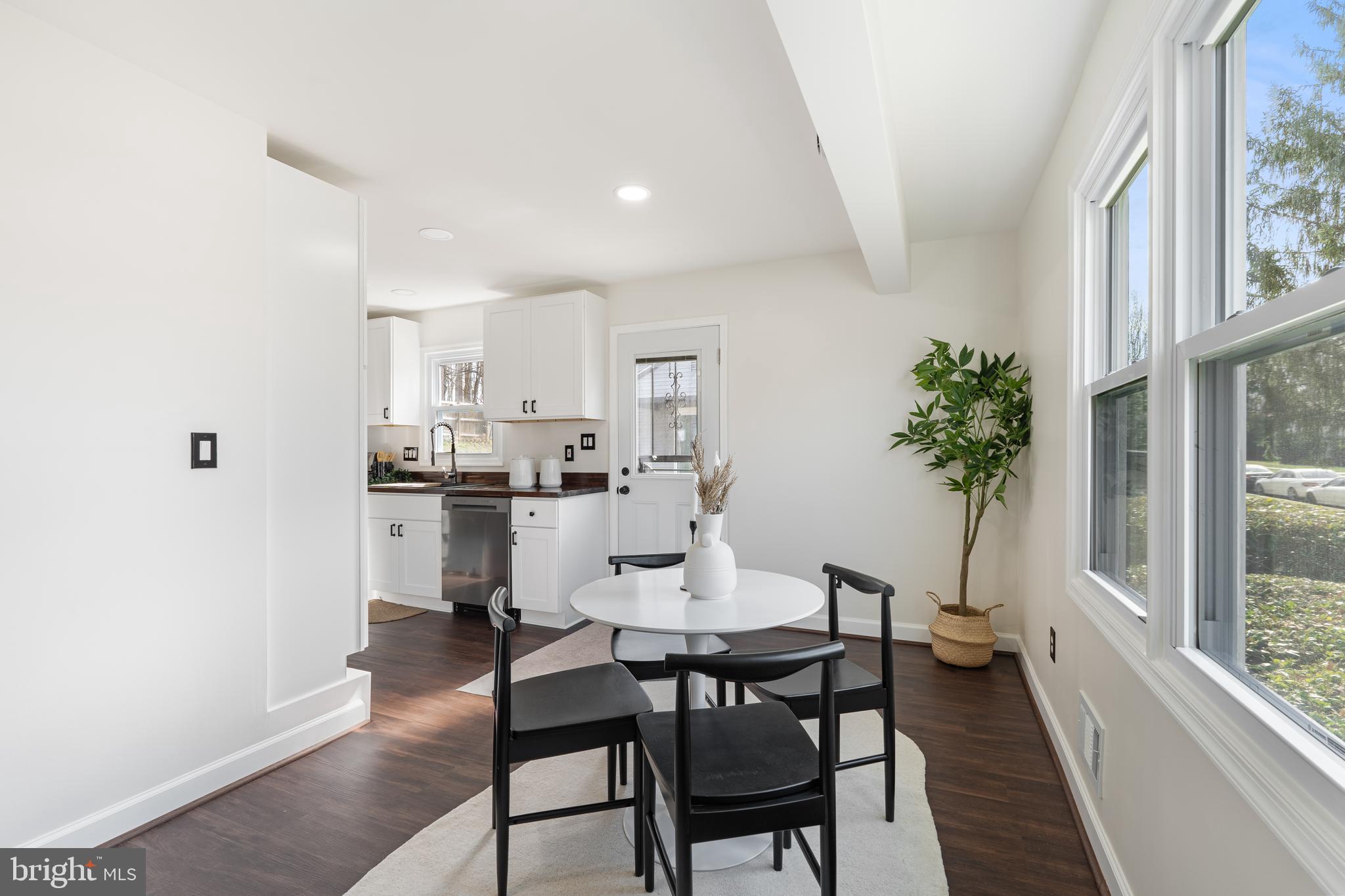 WOODBRIDGE VALLEY - Residential