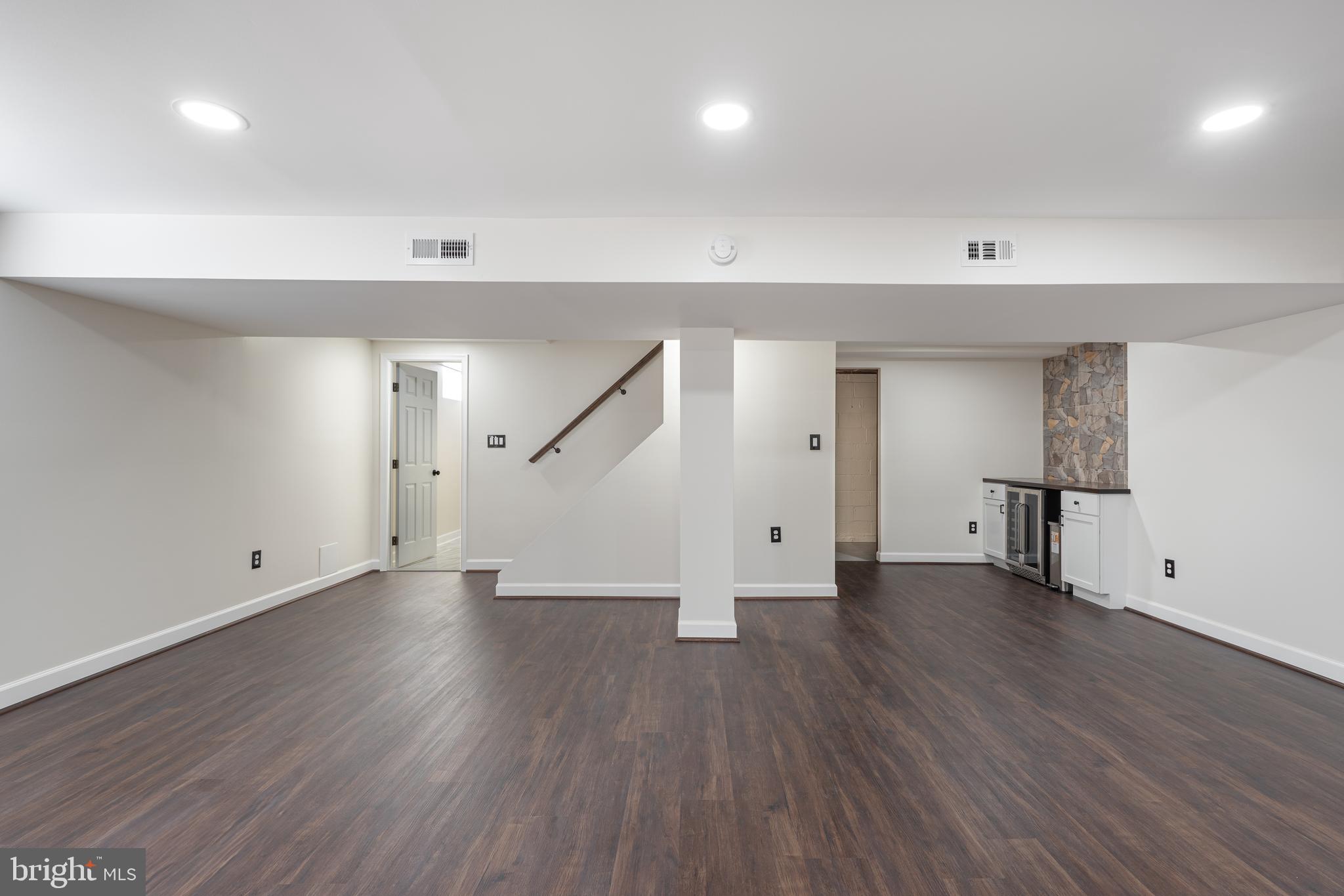 WOODBRIDGE VALLEY - Residential