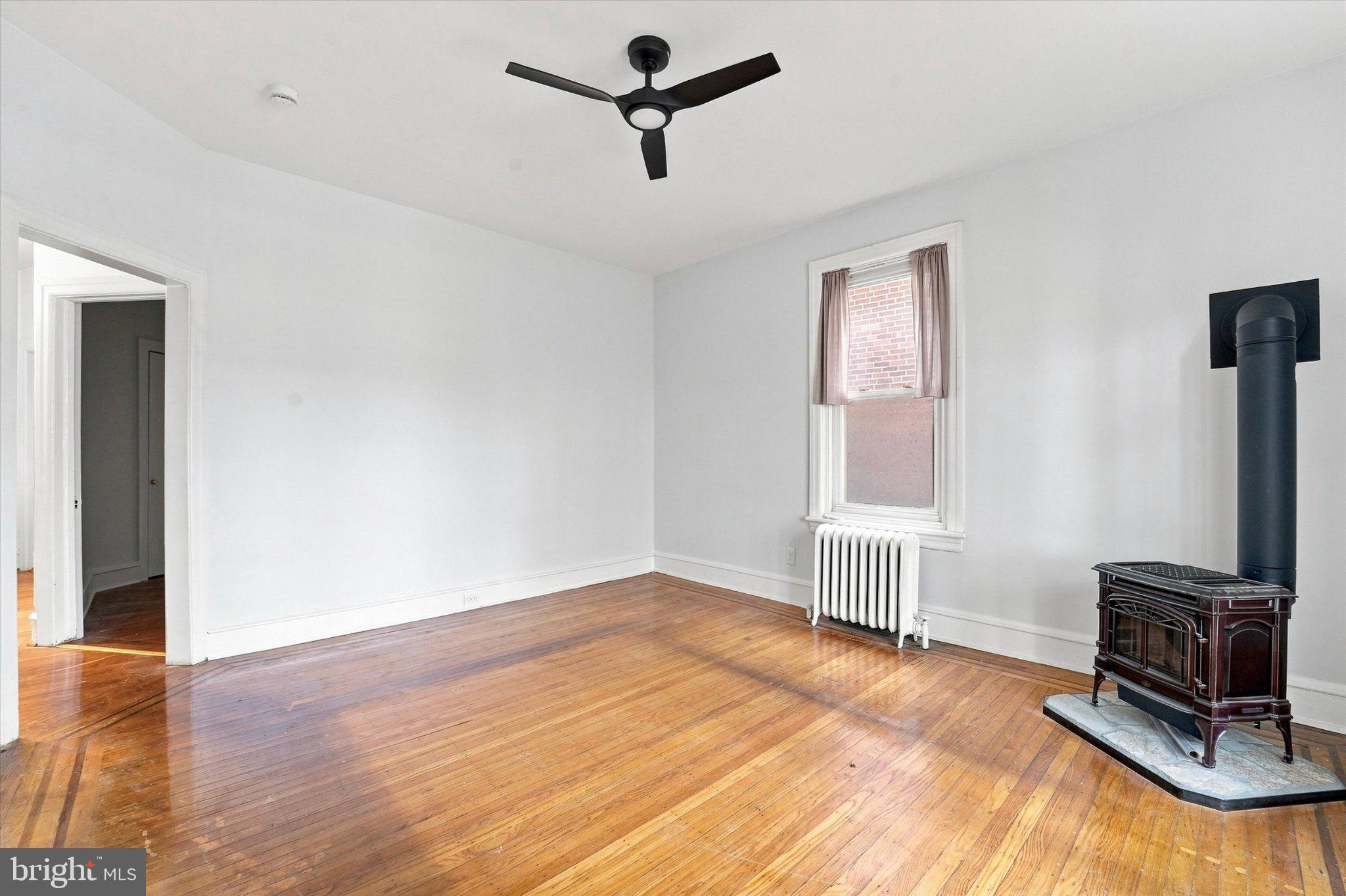 1 ATHENS AVENUE W C