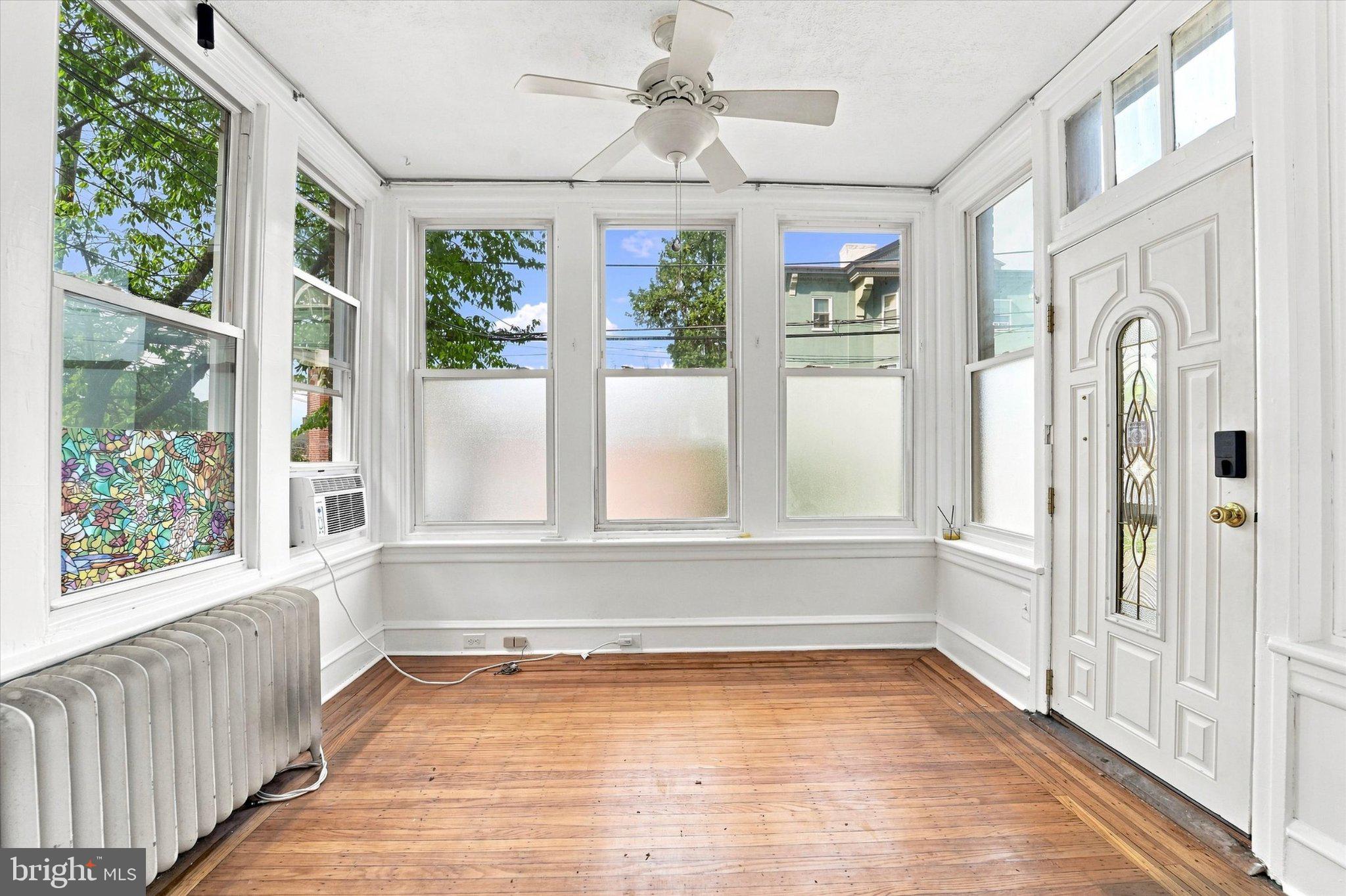 1 ATHENS AVENUE W C