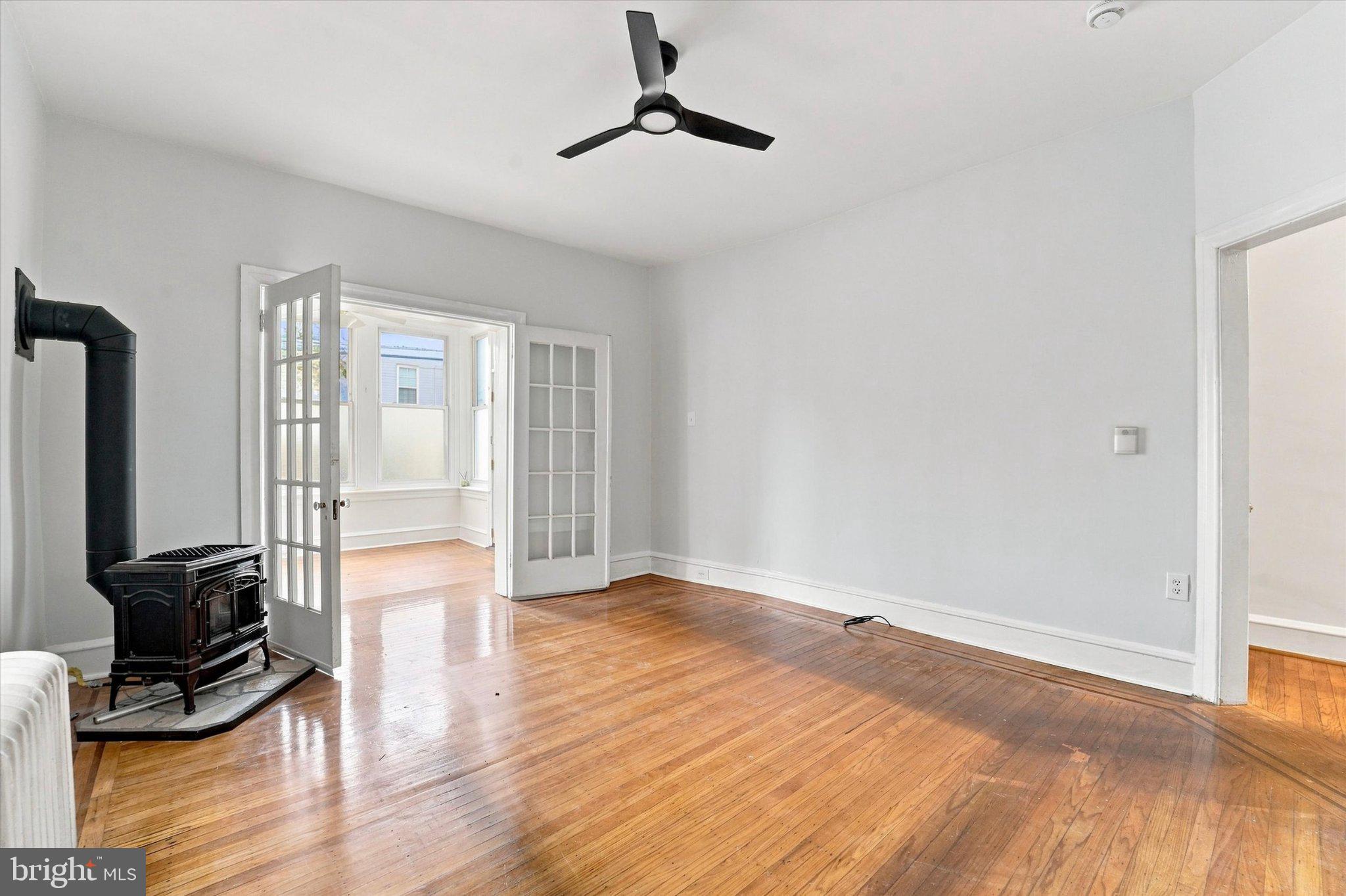 1 ATHENS AVENUE W C
