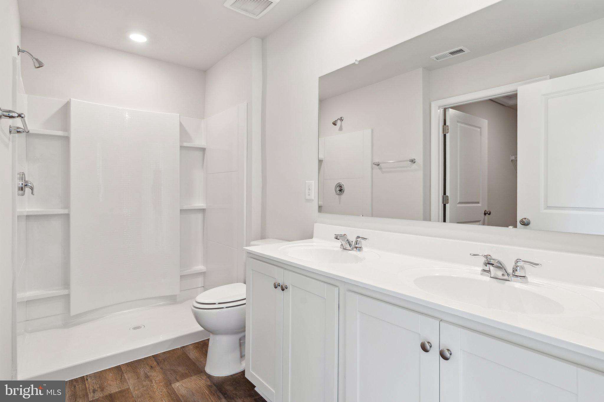 KINNAMON MEADOWS - Residential