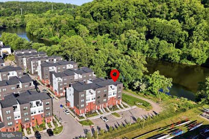 919 RIVERPLACE DRIVE CONSHOHOCKEN PA 19428