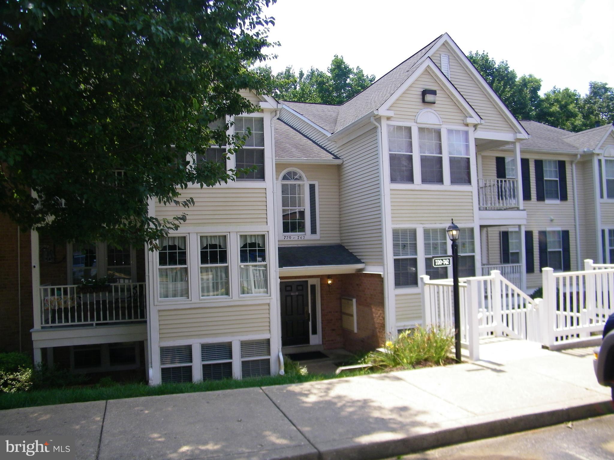 DEEP CREEK COMMONS - Residential Lease