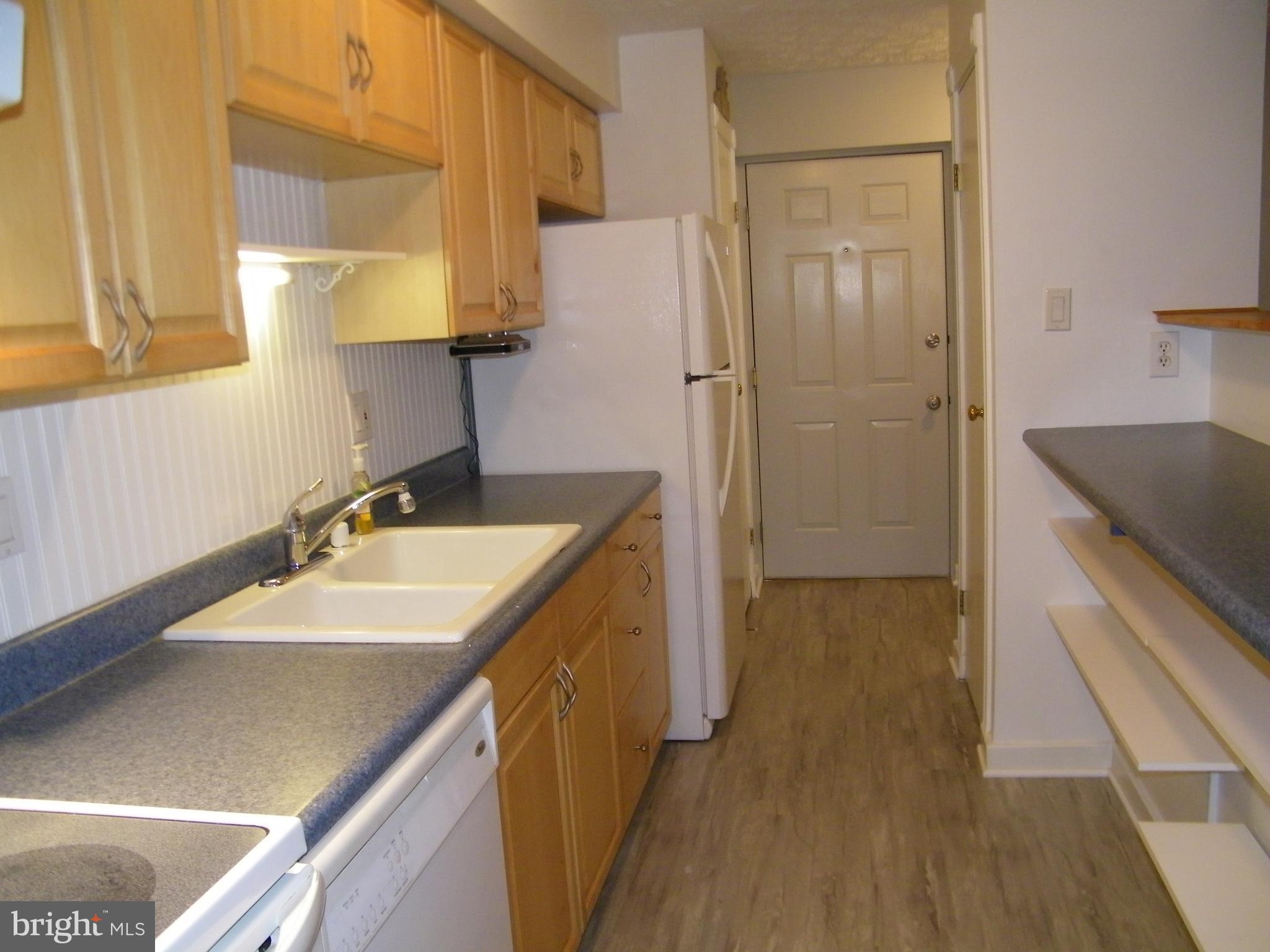 DEEP CREEK COMMONS - Residential Lease