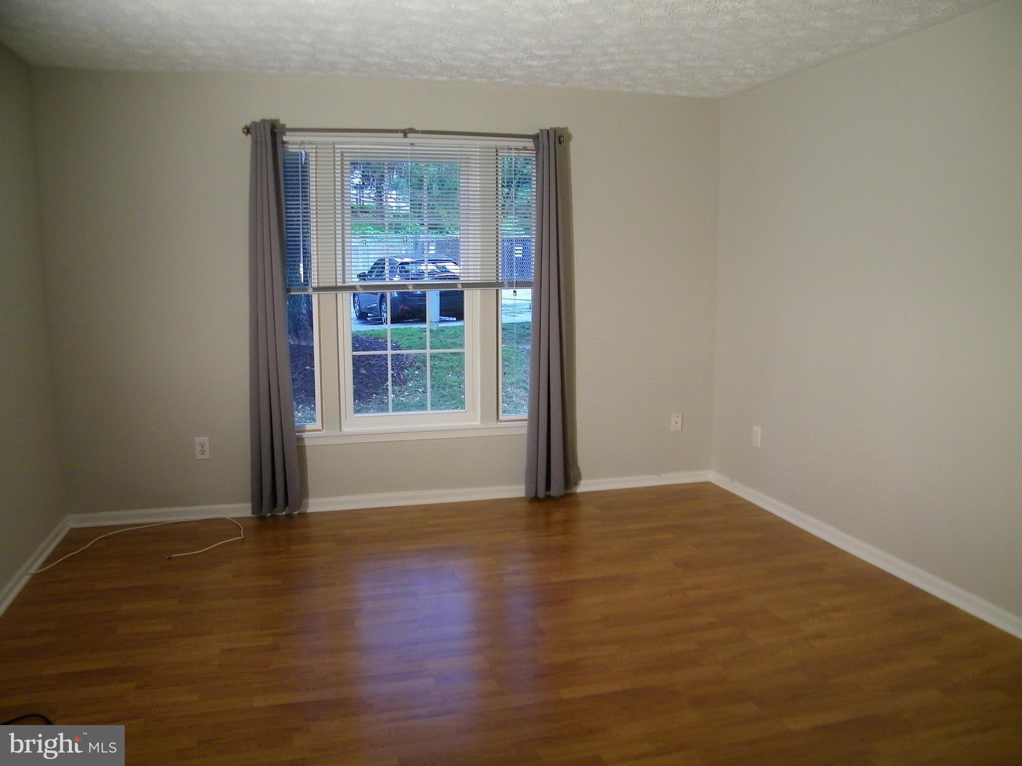 DEEP CREEK COMMONS - Residential Lease