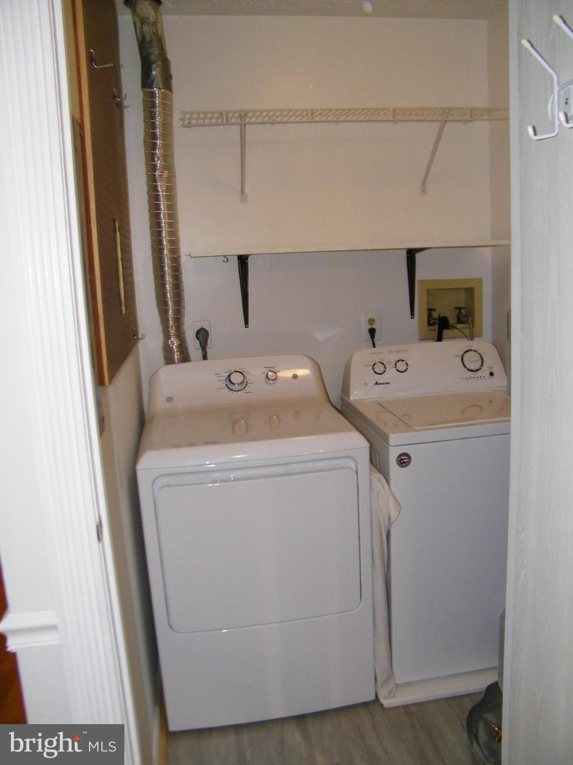 DEEP CREEK COMMONS - Residential Lease