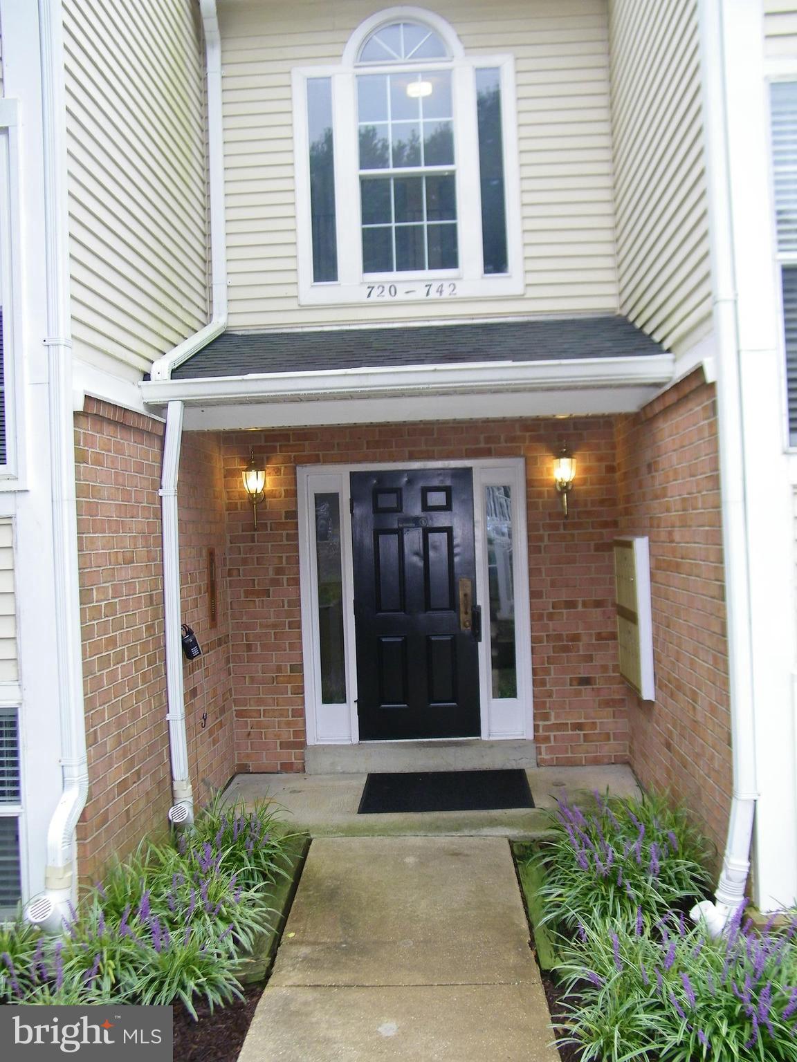 DEEP CREEK COMMONS - Residential Lease