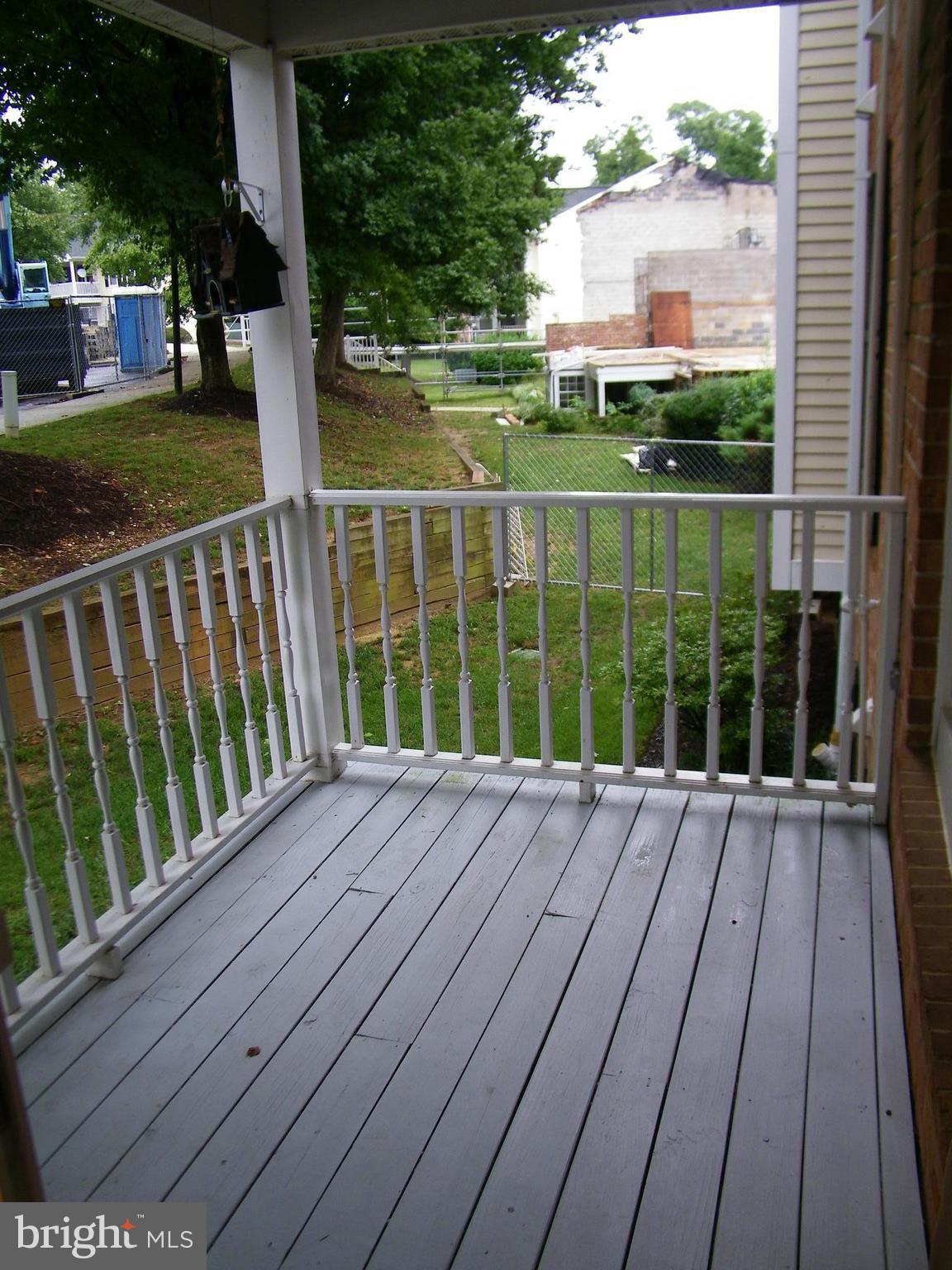 DEEP CREEK COMMONS - Residential Lease