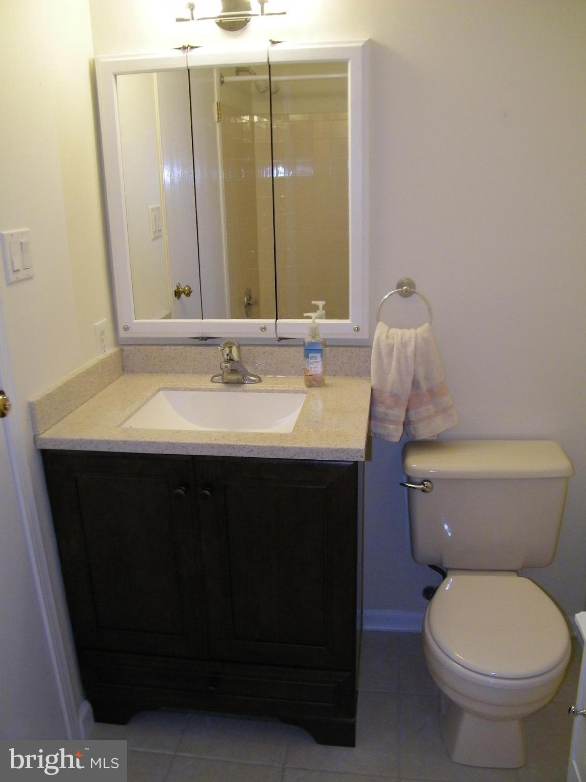 DEEP CREEK COMMONS - Residential Lease