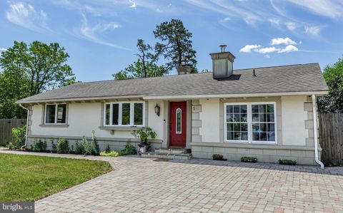 26 CHEROKEE DRIVE BROWNS MILLS NJ 08015