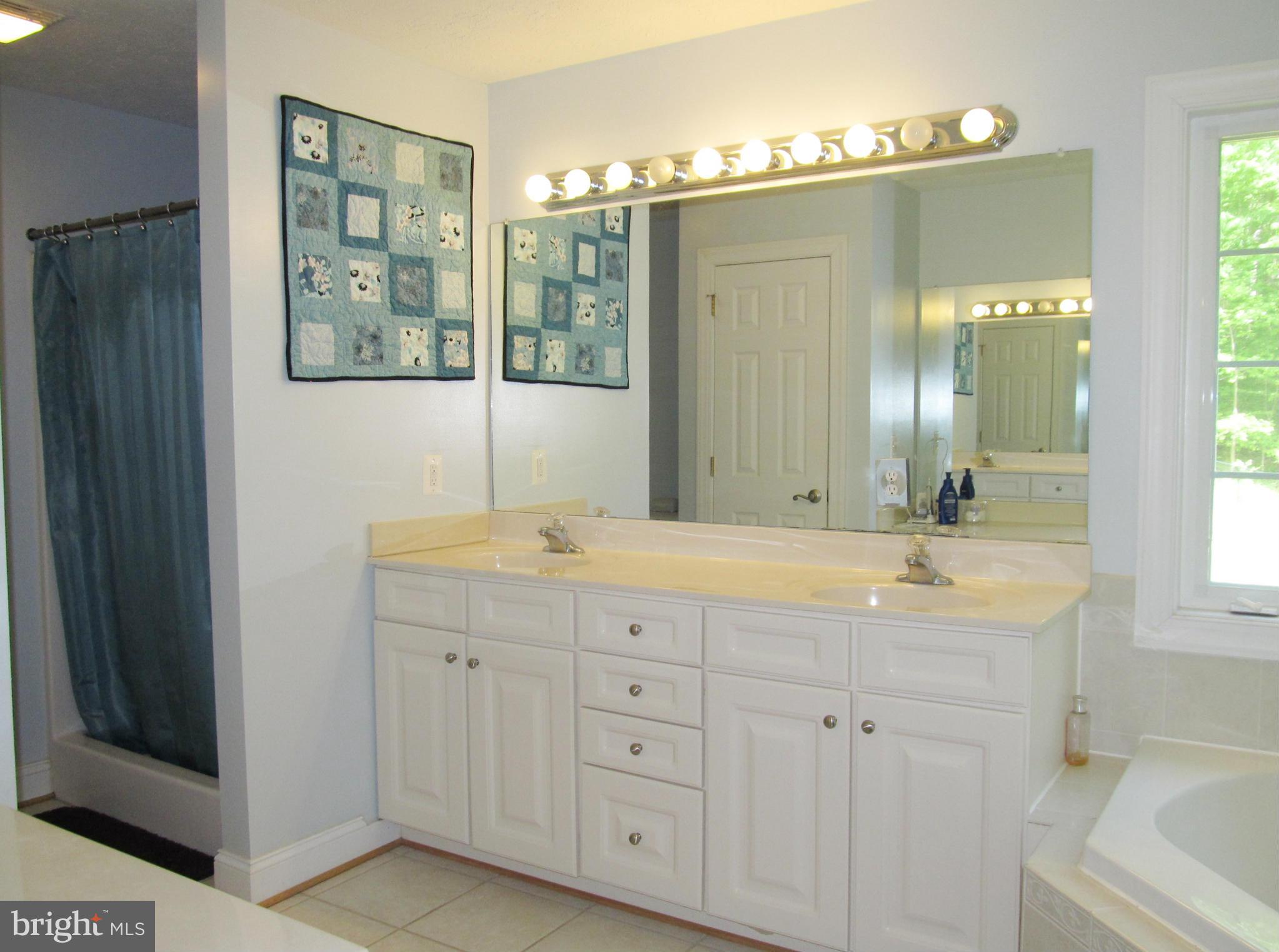 WARREN J WILLETT'S SUB - Residential