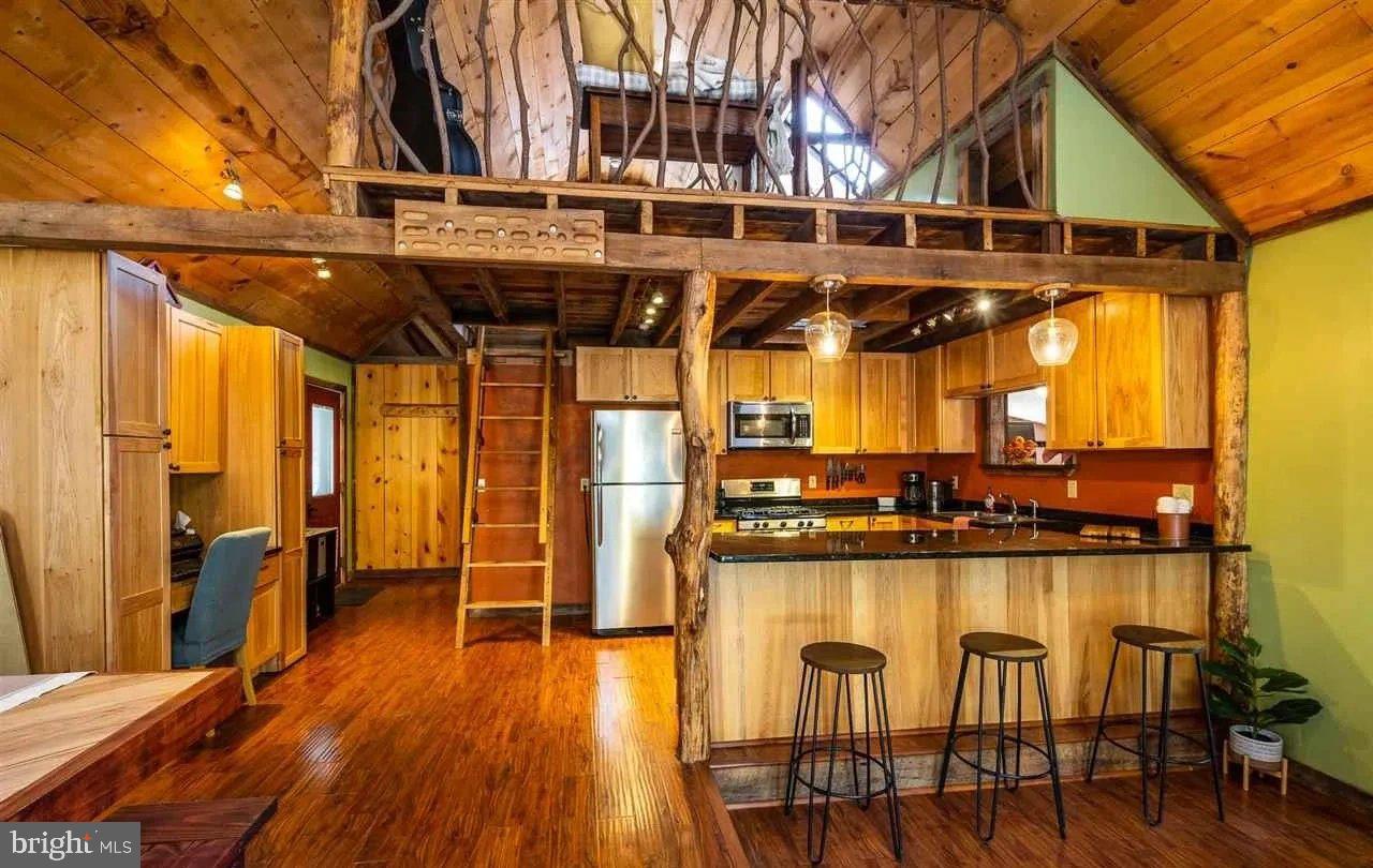 947 SAVAGE ROAD