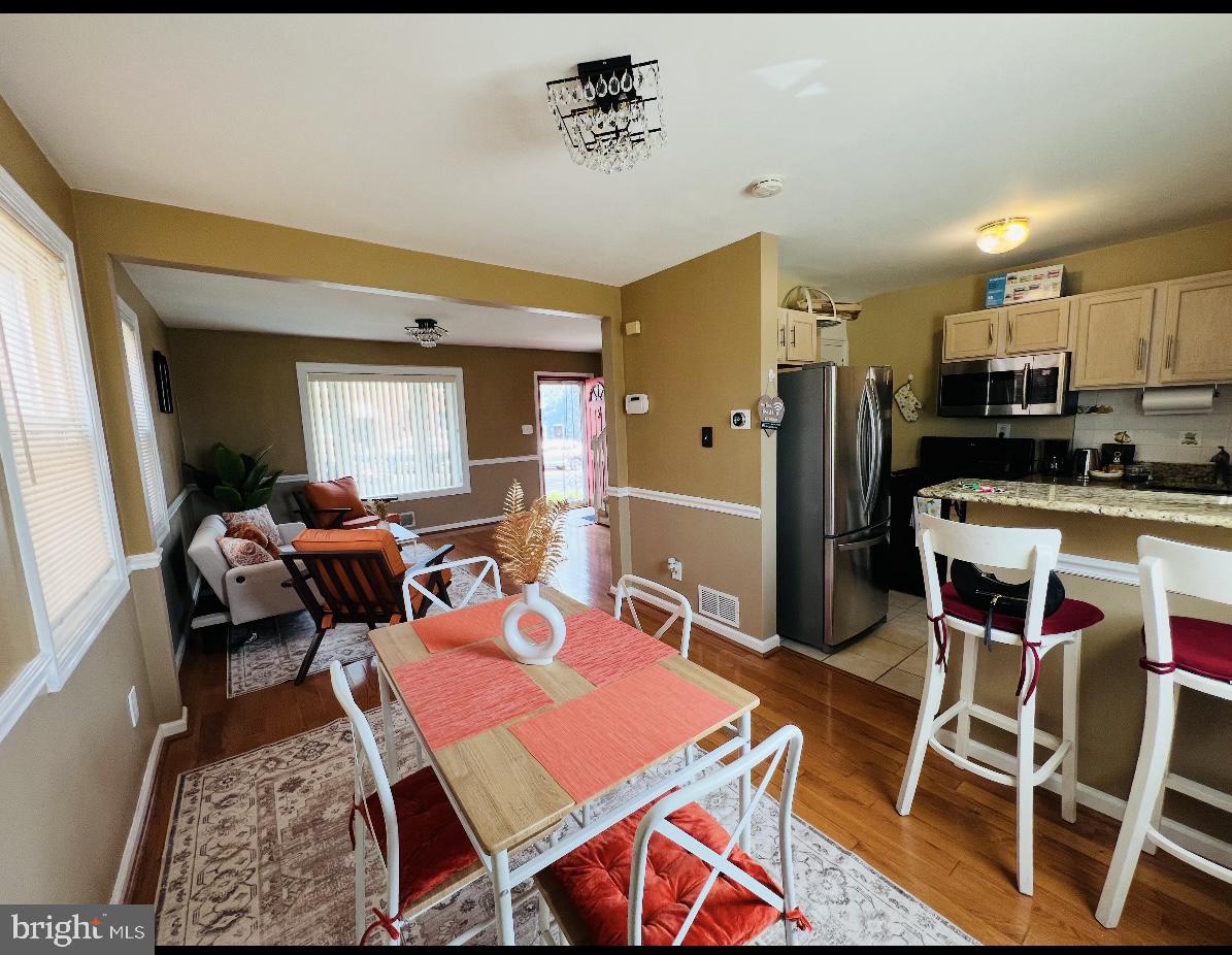 313 NICHOLSON STREET NE