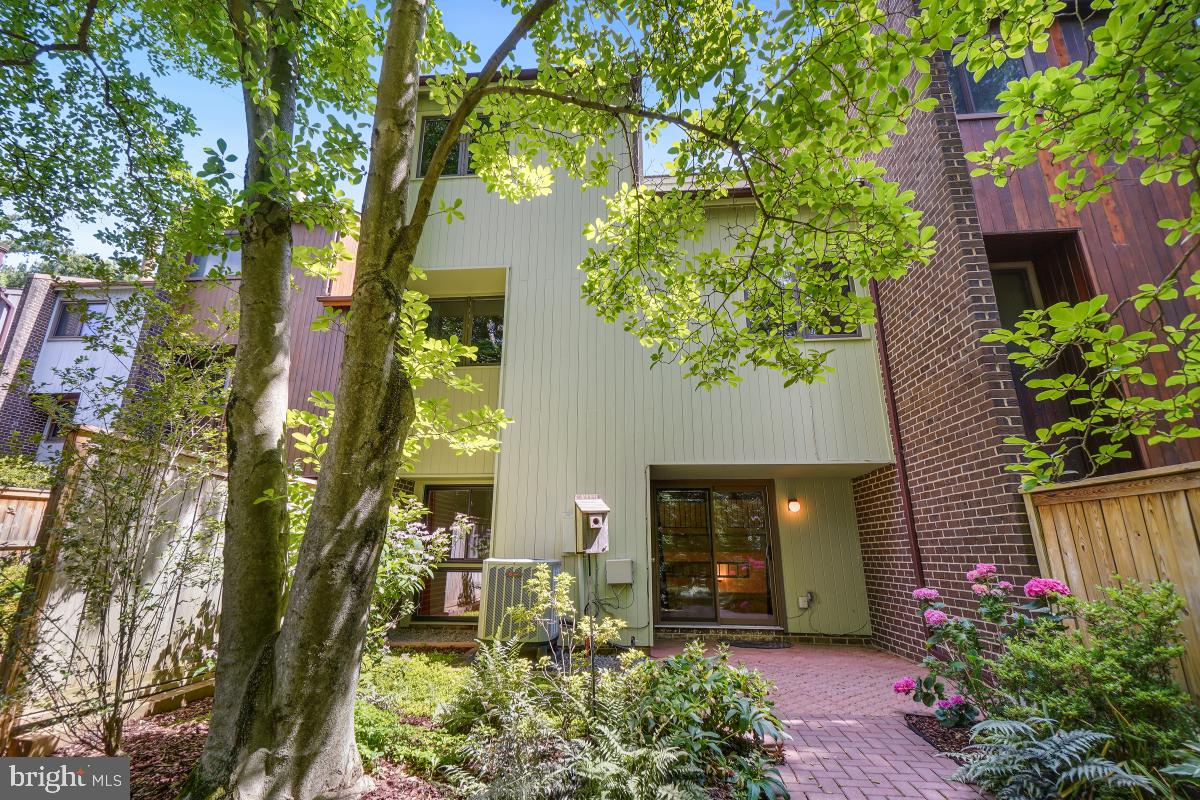 RESTON - Residential