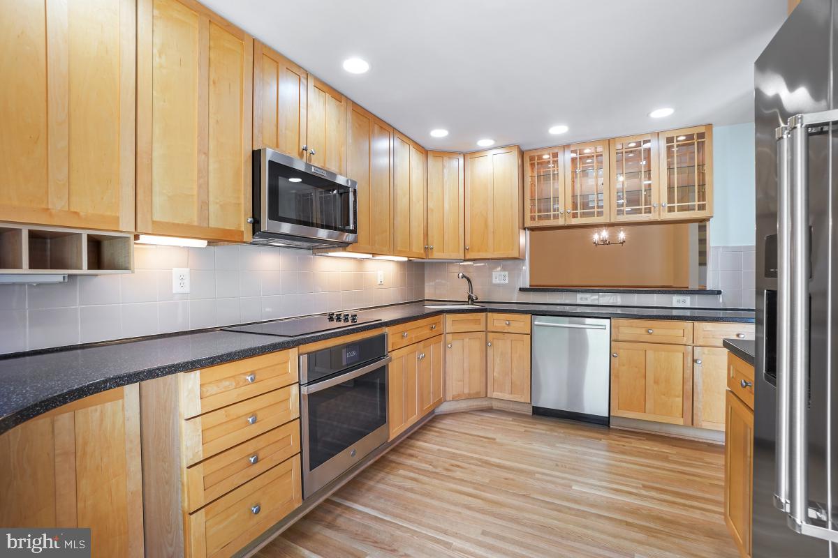 RESTON - Residential