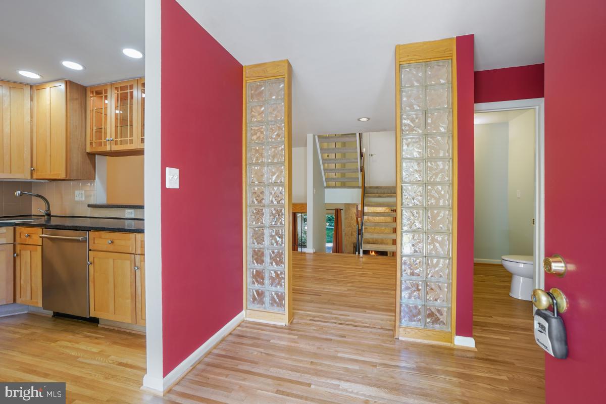 RESTON - Residential