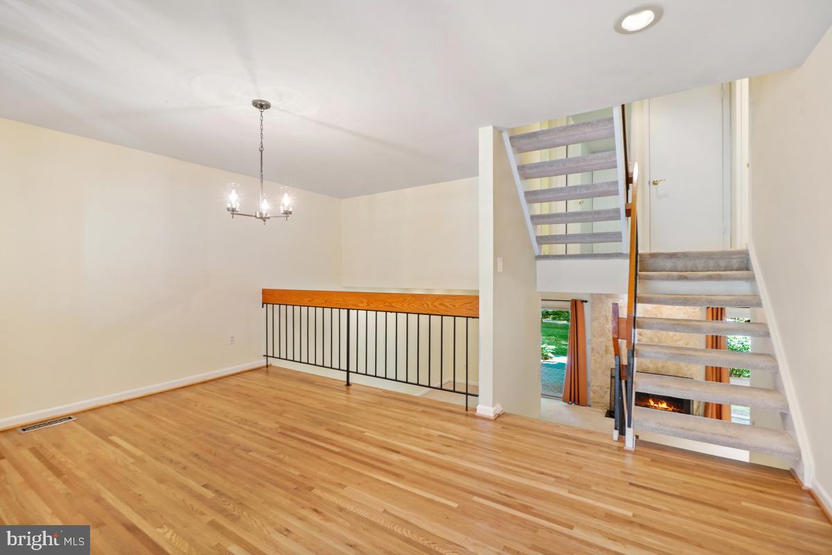 RESTON - Residential