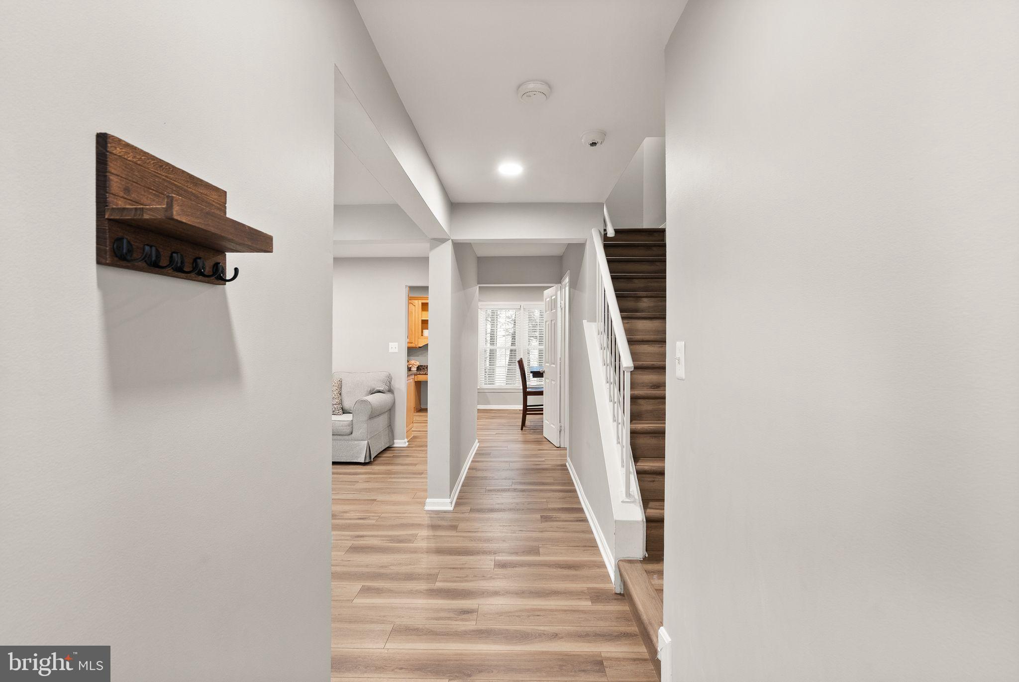 5601 CASTLEBURY COURT