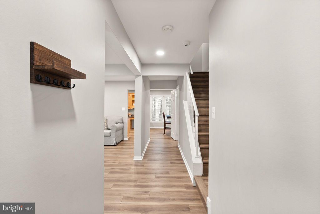 Photo of 5601 Castlebury Court, BURKE, VA 22015 (MLS # VAFX2293700)