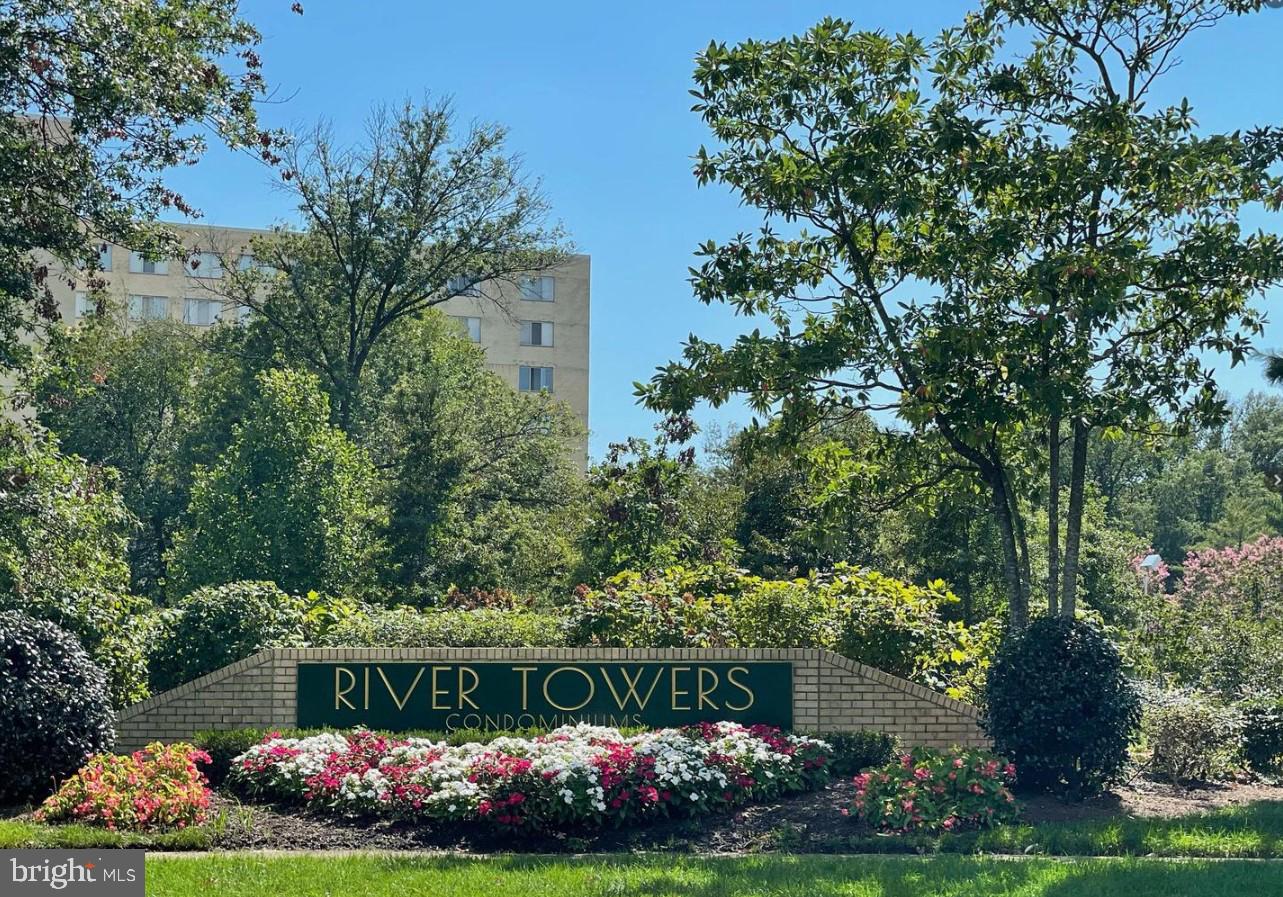 RIVER TOWERS - Residential