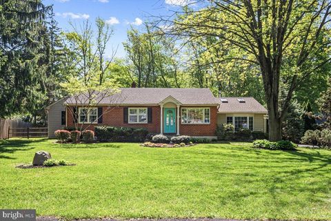 2002 FAIRBLUE LANE WILMINGTON DE 19810