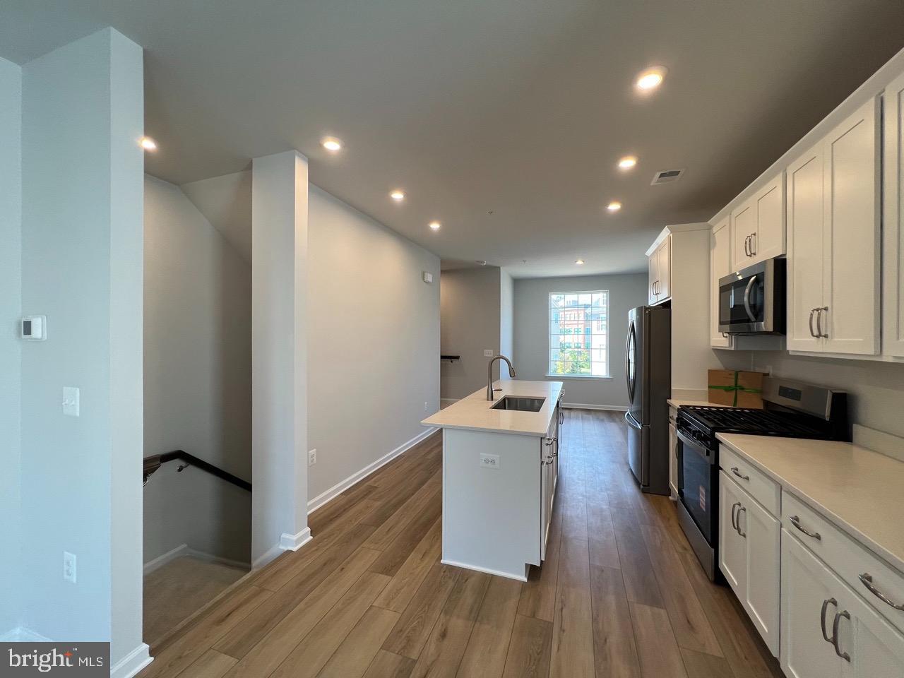 SIGNAL HILL - Residential Lease