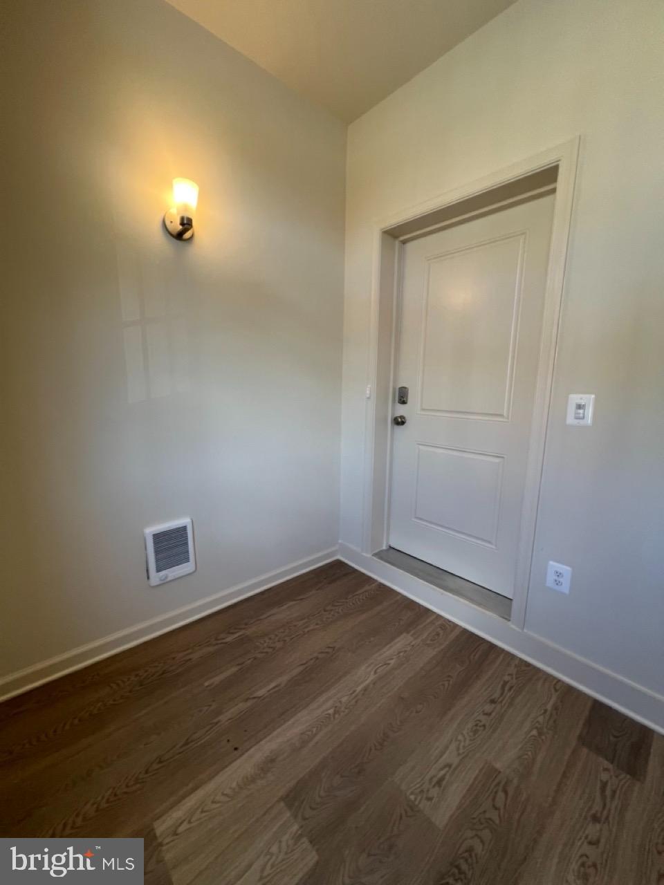 SIGNAL HILL - Residential Lease