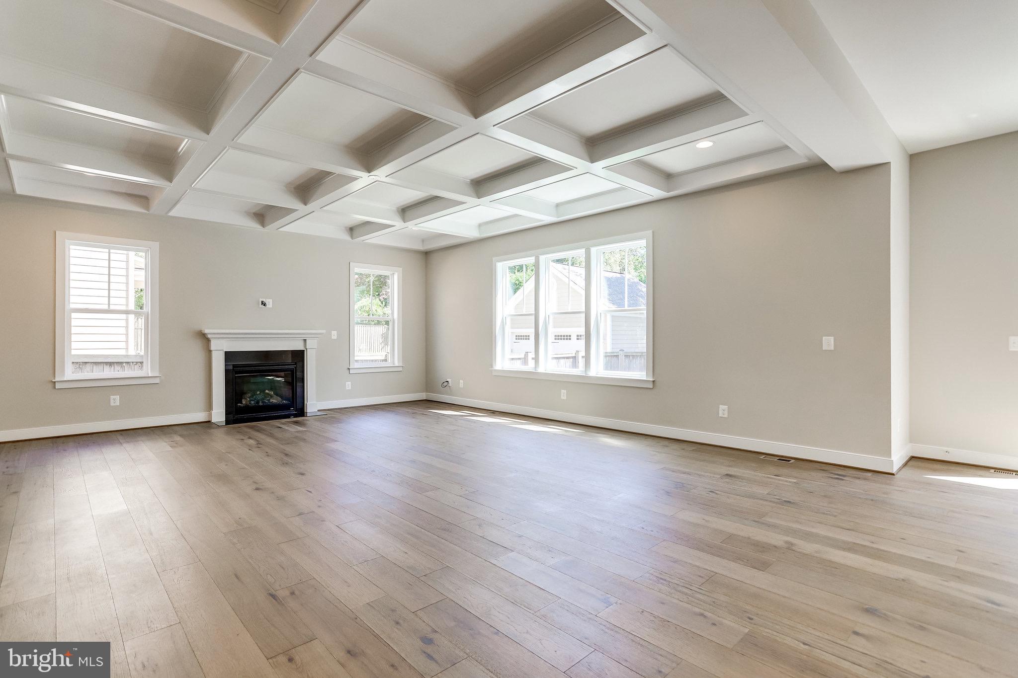 VIENNA WOODS - Residential