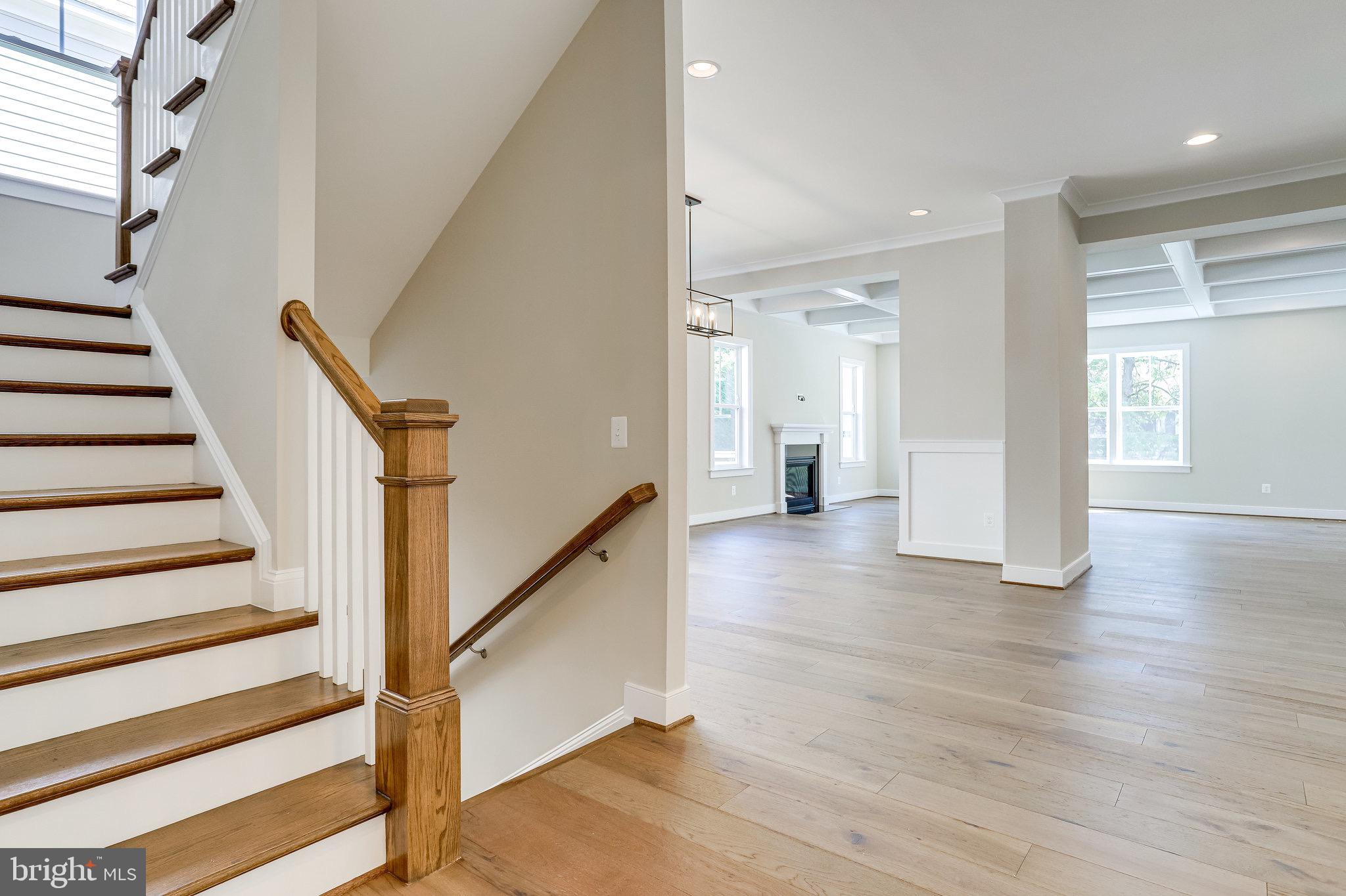 VIENNA WOODS - Residential