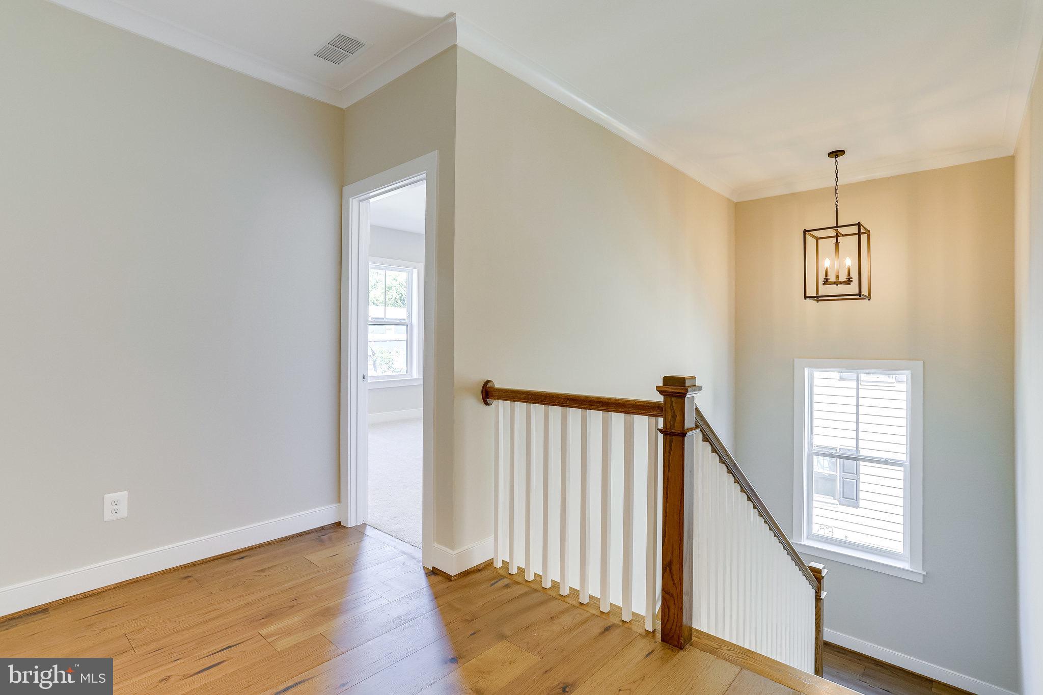 VIENNA WOODS - Residential