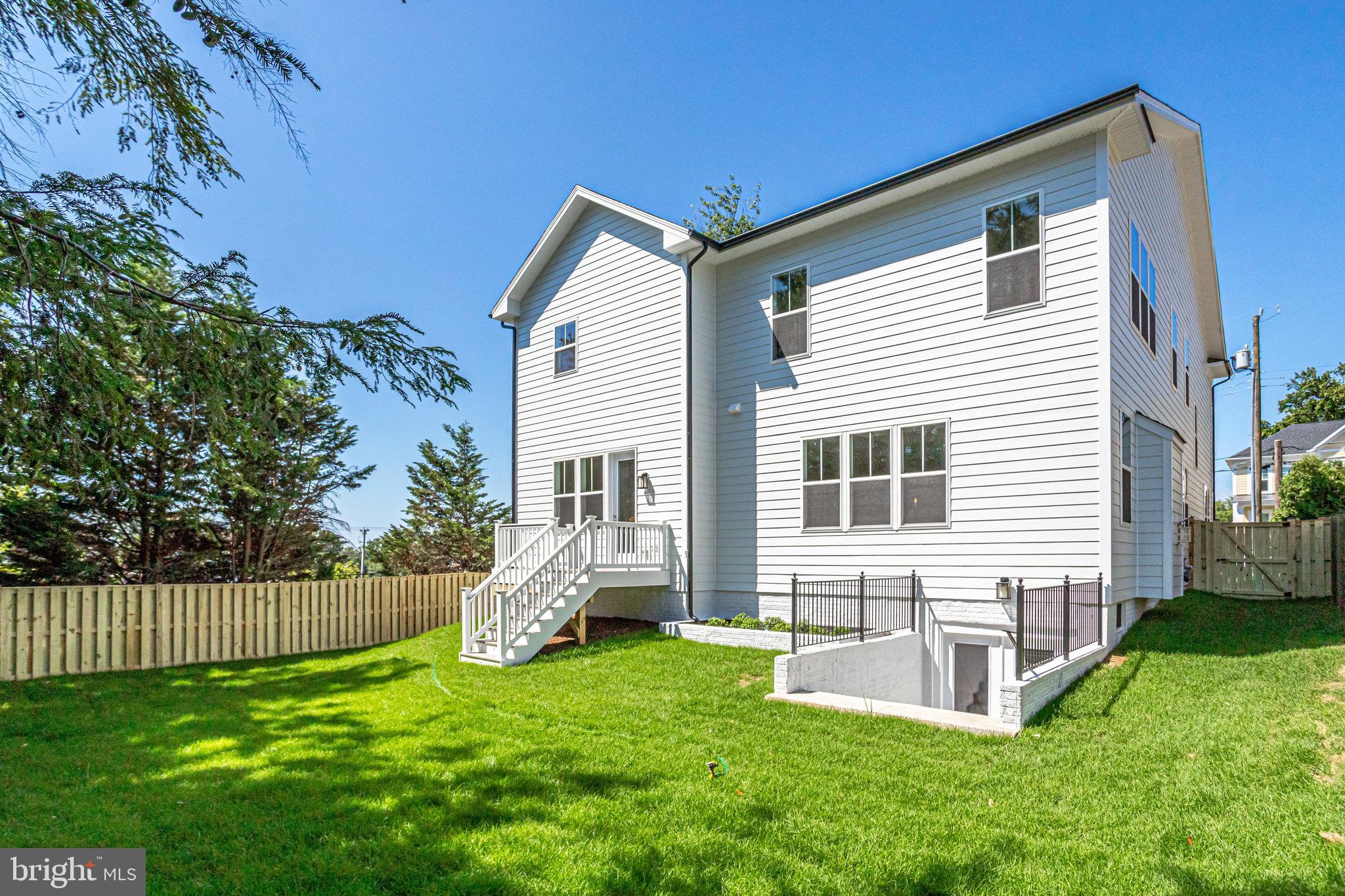 VIENNA WOODS - Residential