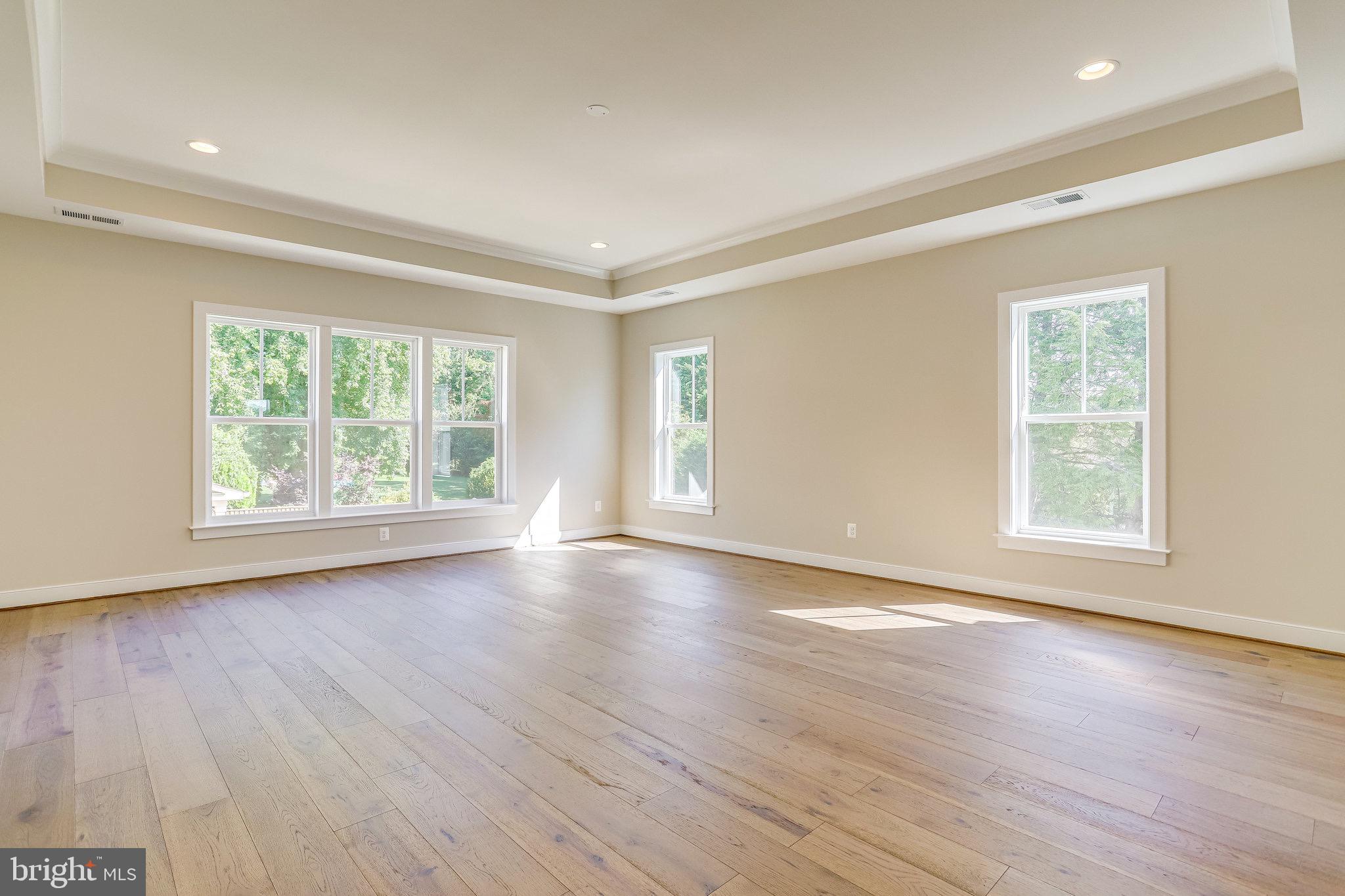 VIENNA WOODS - Residential