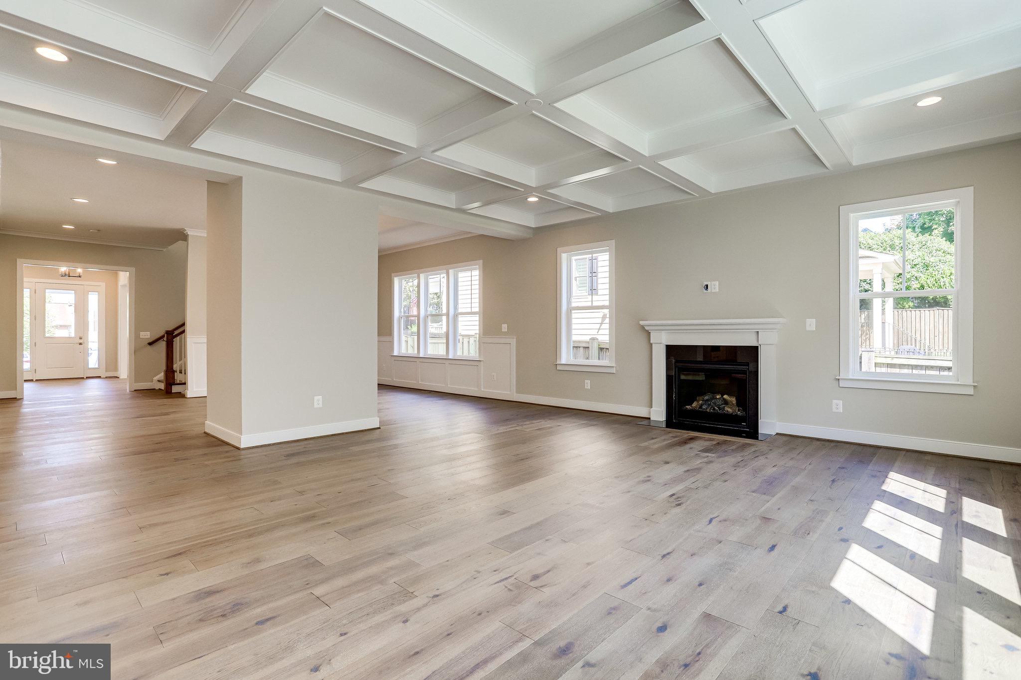 VIENNA WOODS - Residential