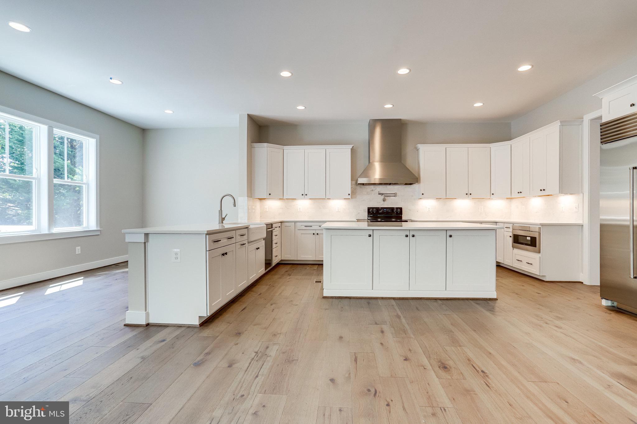 VIENNA WOODS - Residential