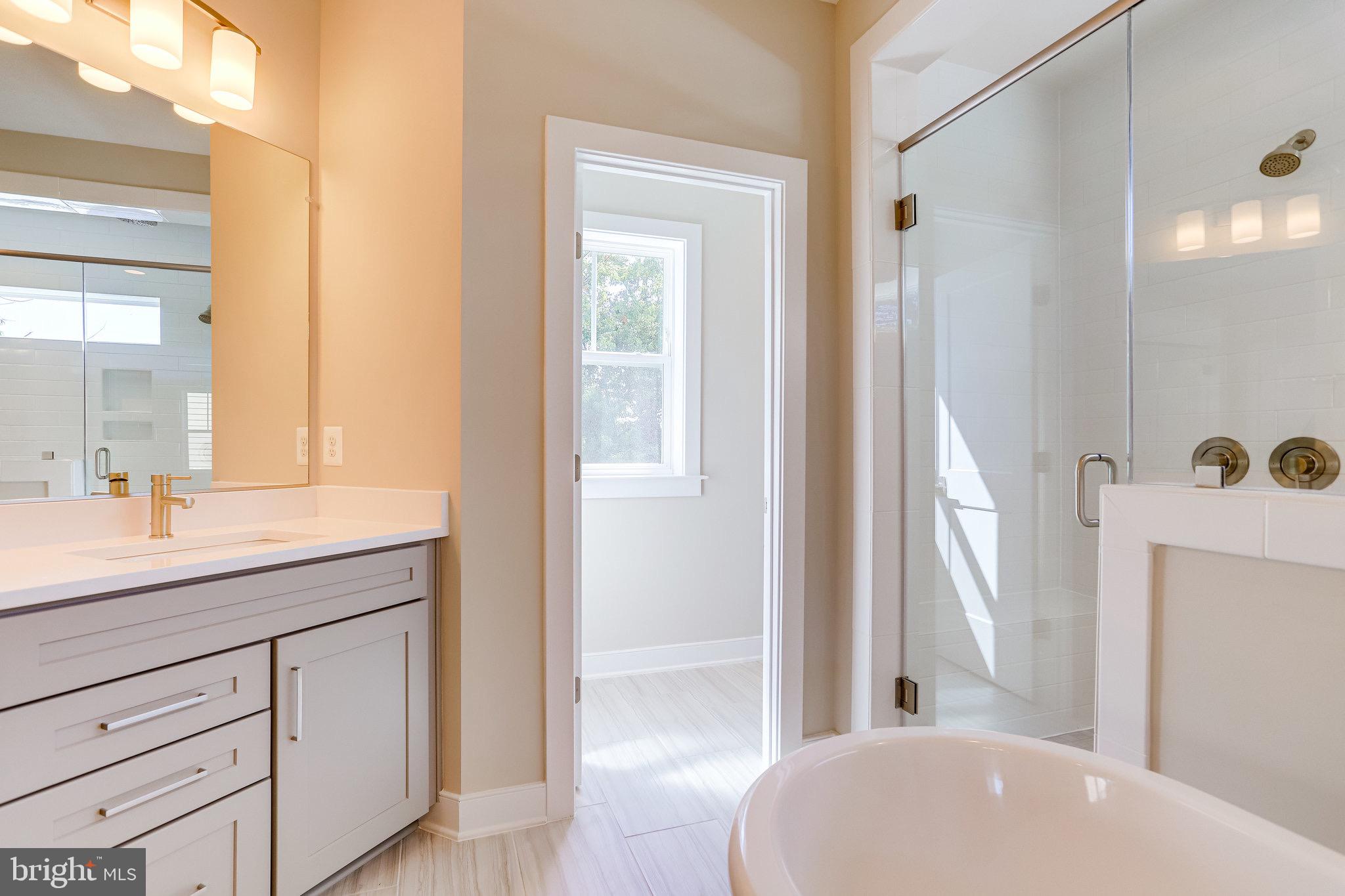 VIENNA WOODS - Residential