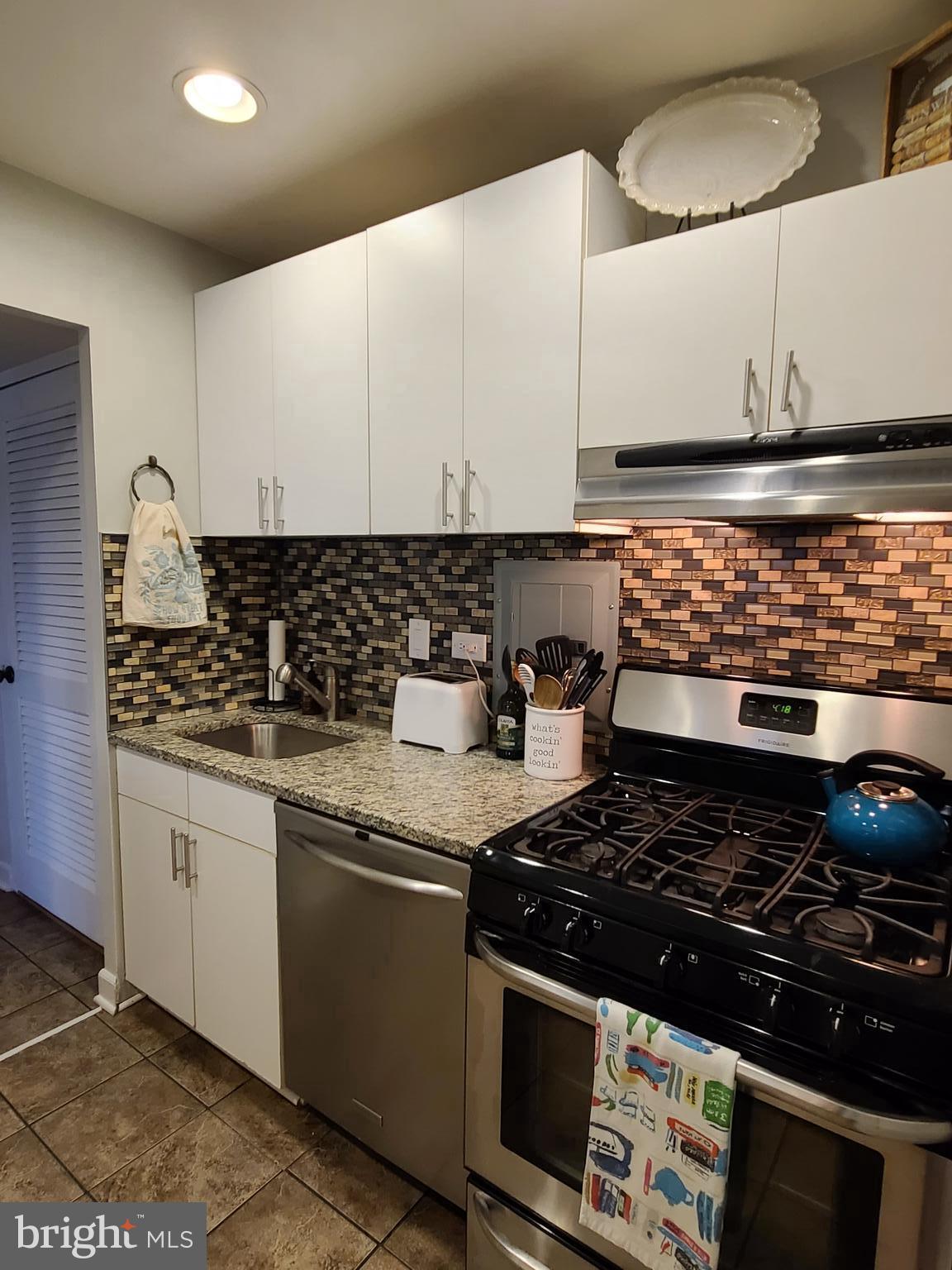 PAVILION ON THE PARK - Residential Lease